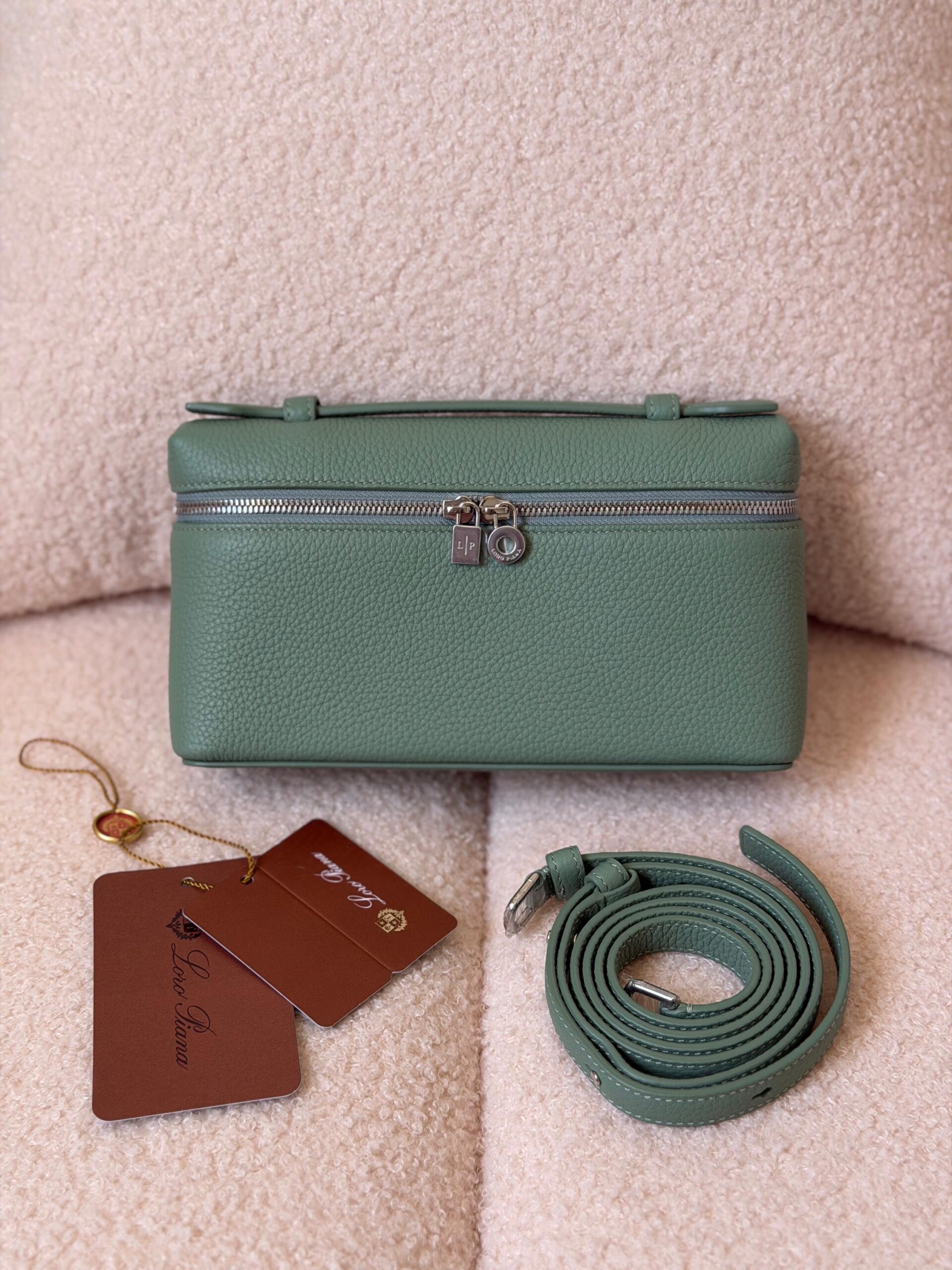 Loro Piana Extra Pocket L19 Bag - Image 19