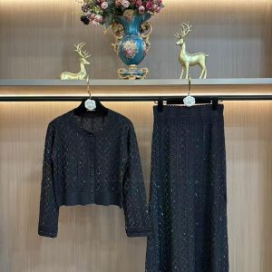 LADIES CLOTHES