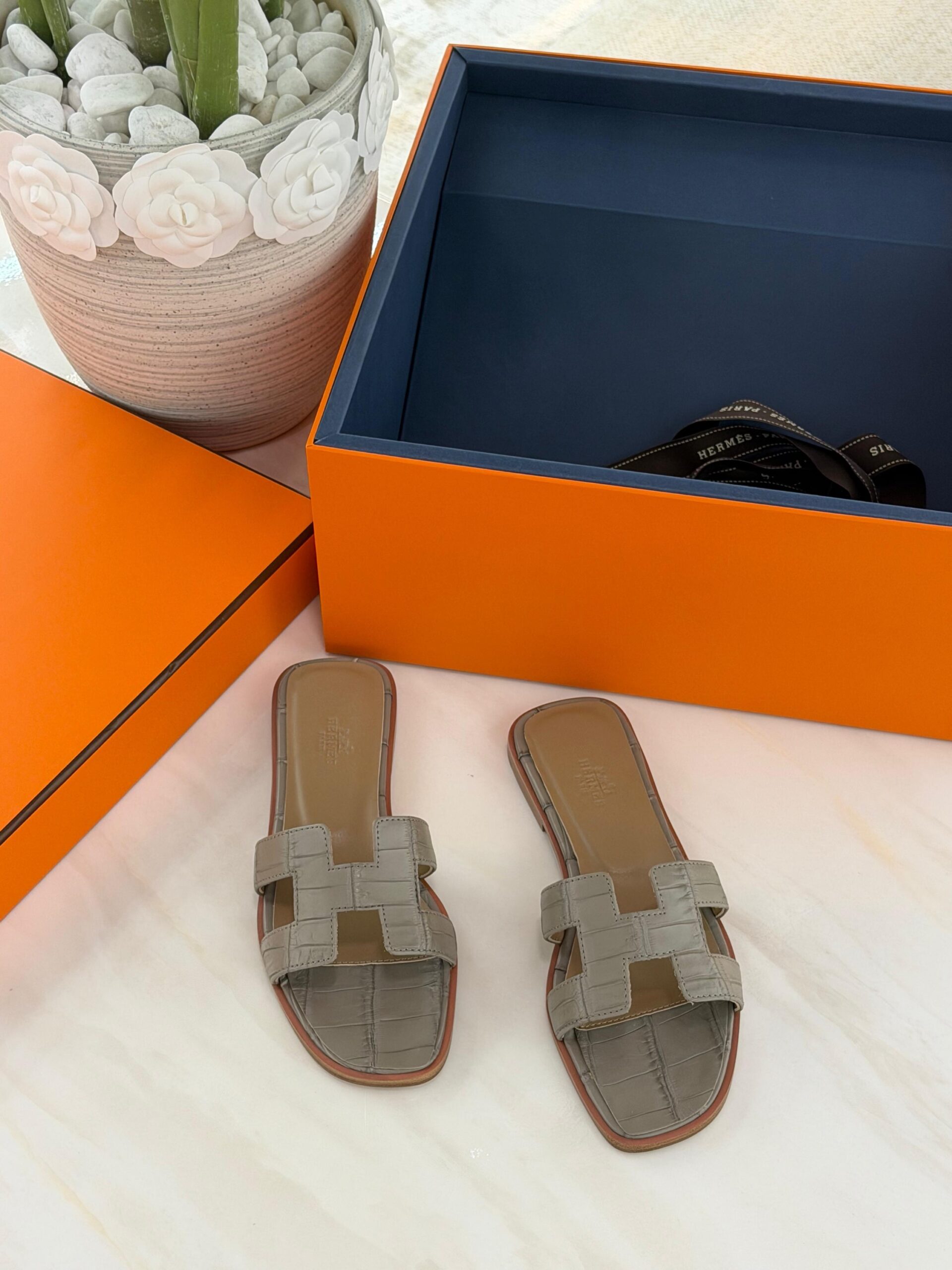 Hermès Oran Sandals Crocodile Leather - Image 3