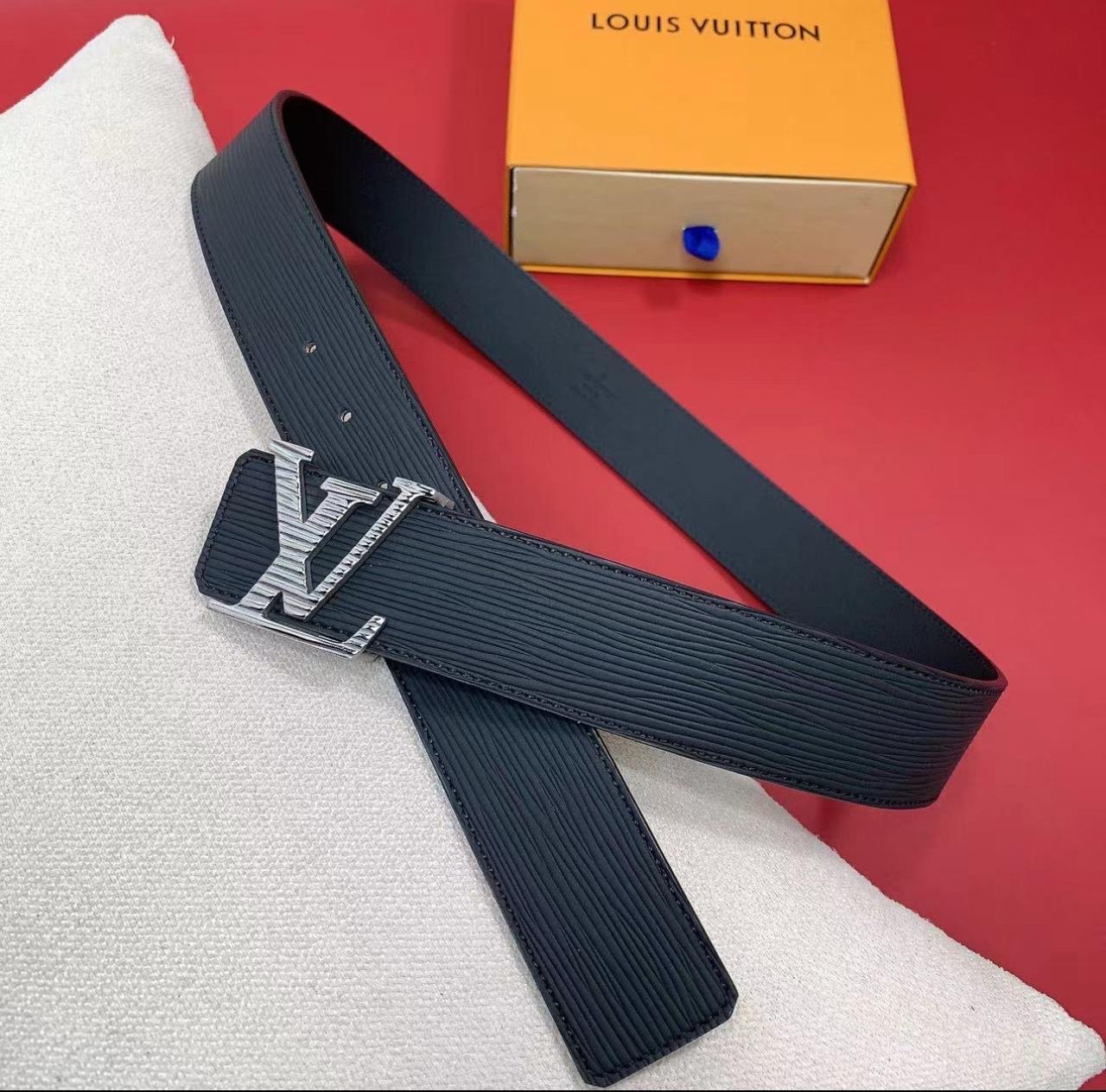 Louis Vuitton Initiales Belt - Image 6