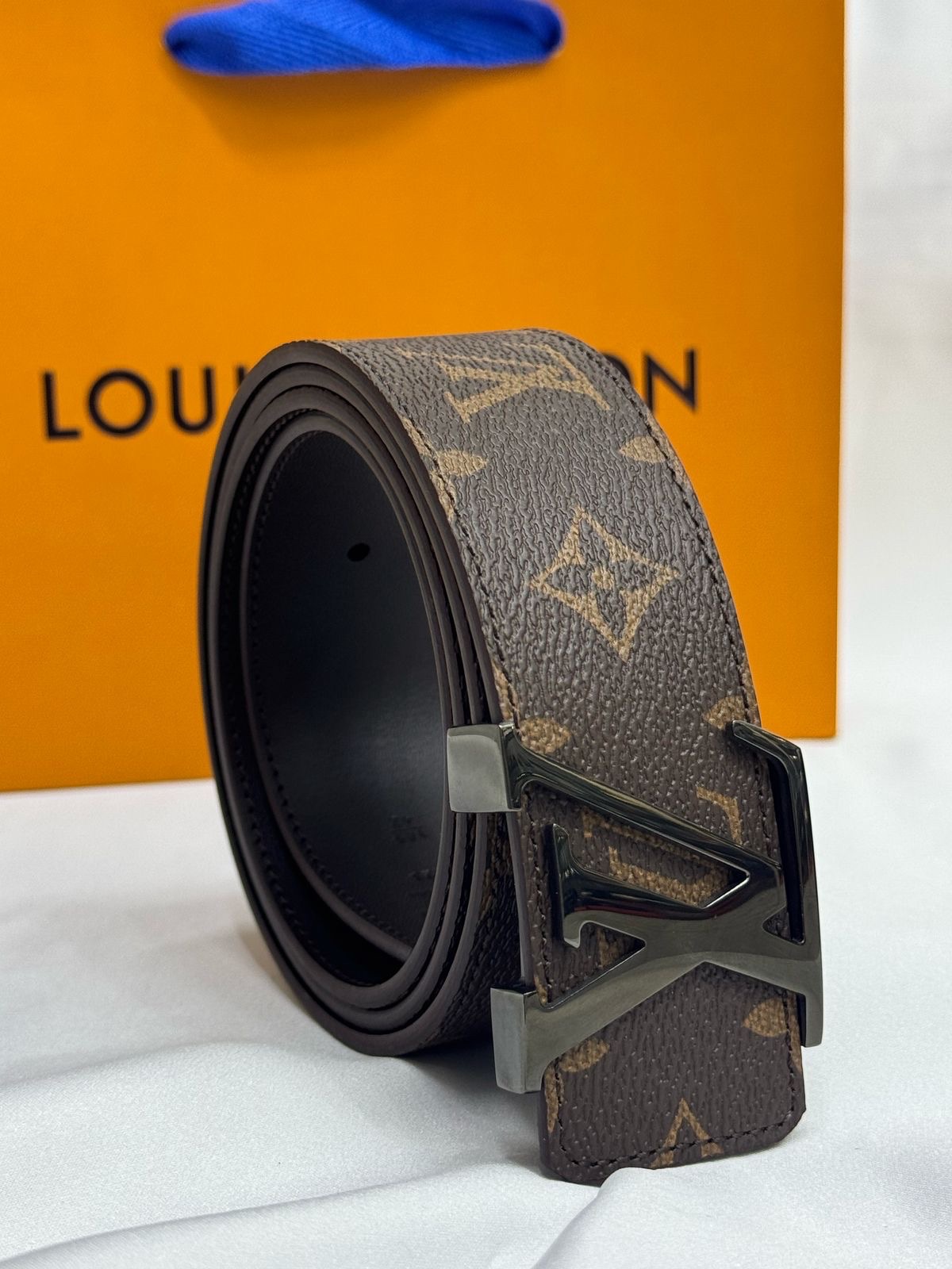 Louis Vuitton Belt Features - Image 4