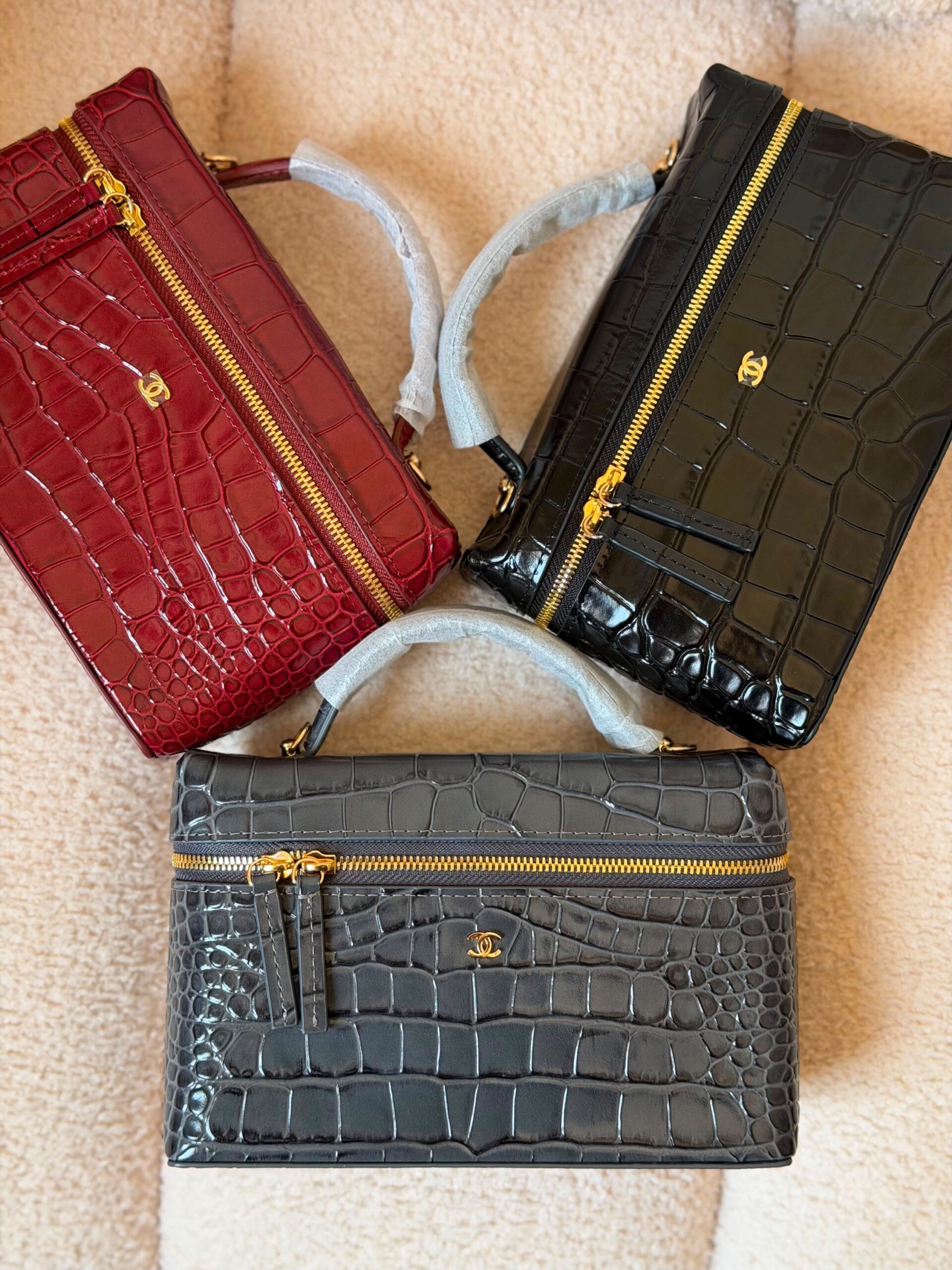 Chanel Vanity With Chain Burgundy Crocodile-Embossed Calfskin - Image 5
