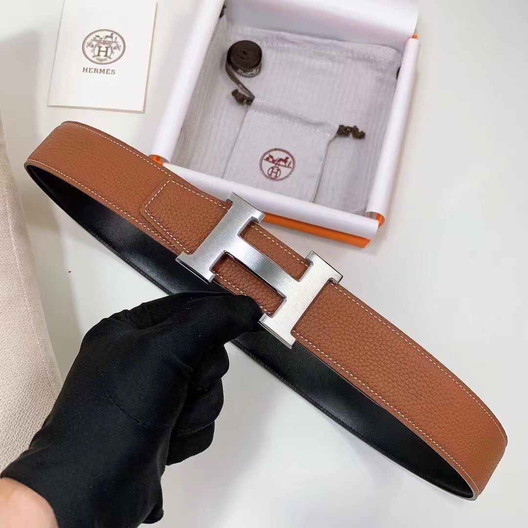Hermès Constance Belt Features A Reversible Leather - Image 4