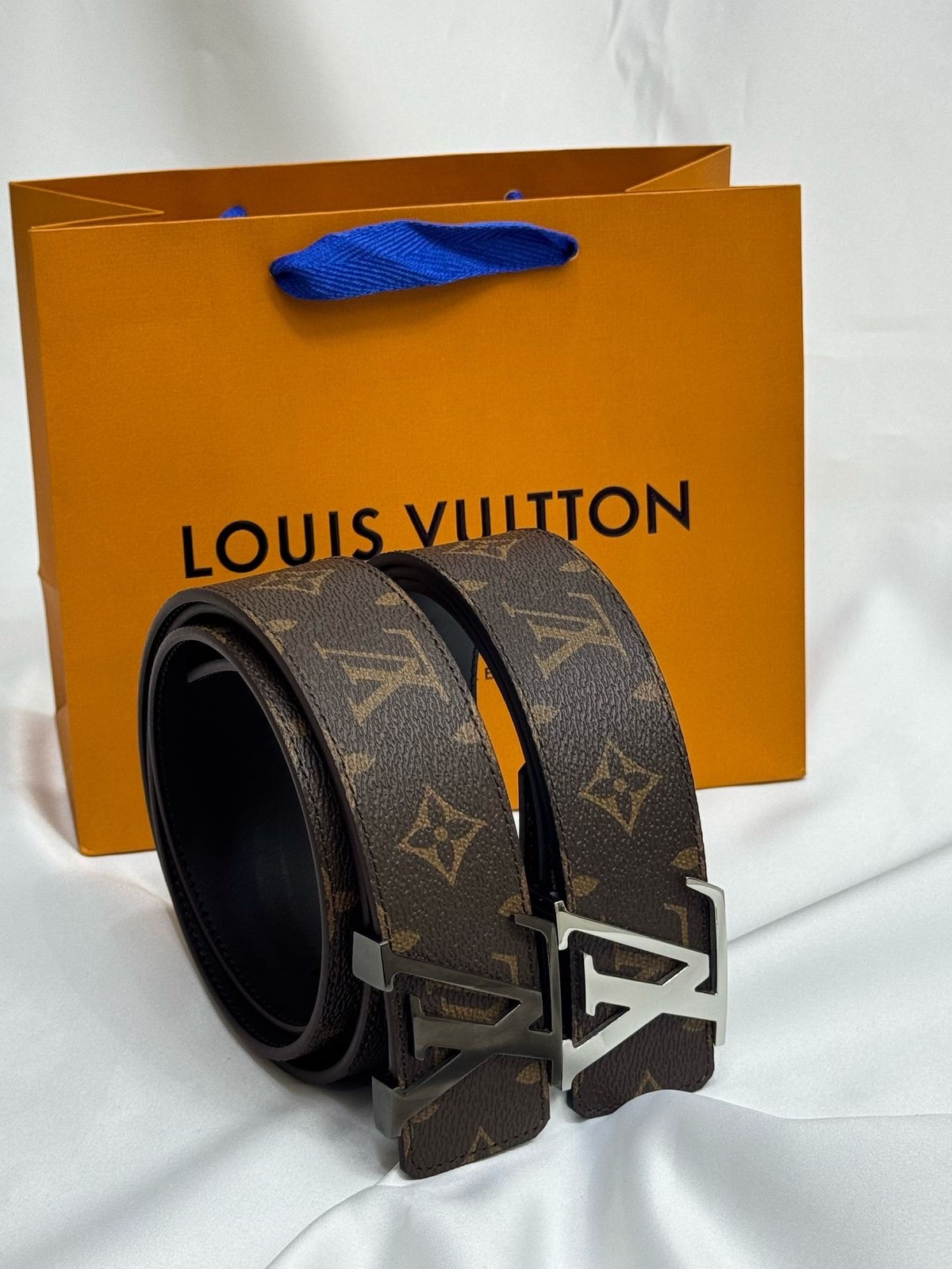 Louis Vuitton Belt Features - Image 6