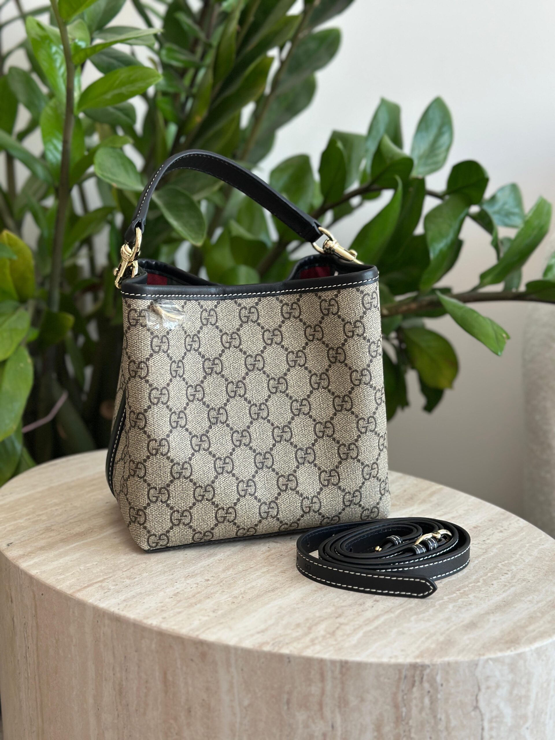 Gucci GG Emblem Small Bucket Bag - Image 3