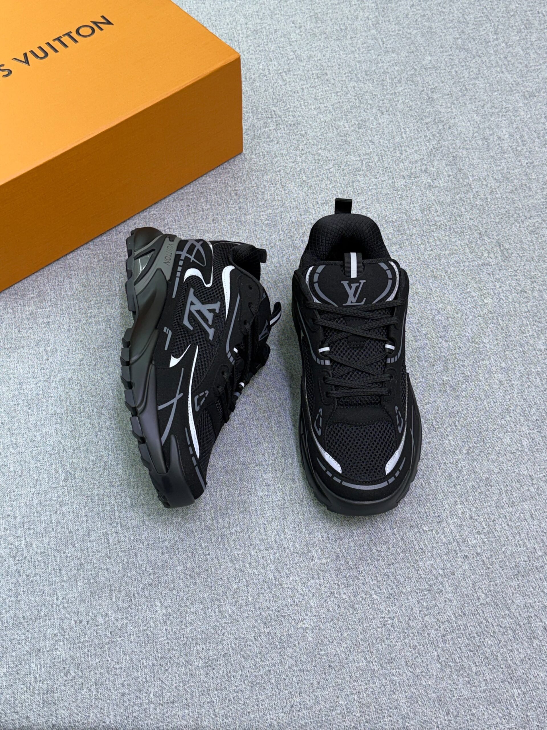 Louis Vuitton Tatic Runner Sneakers - Image 6