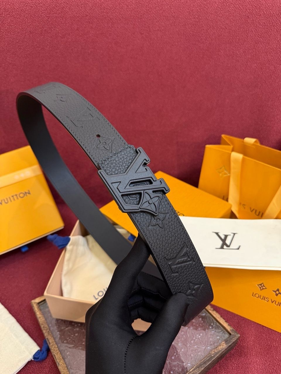 Louis Vuitton LV Initiales Belt Features Embossed Taurillon Leather - Image 2