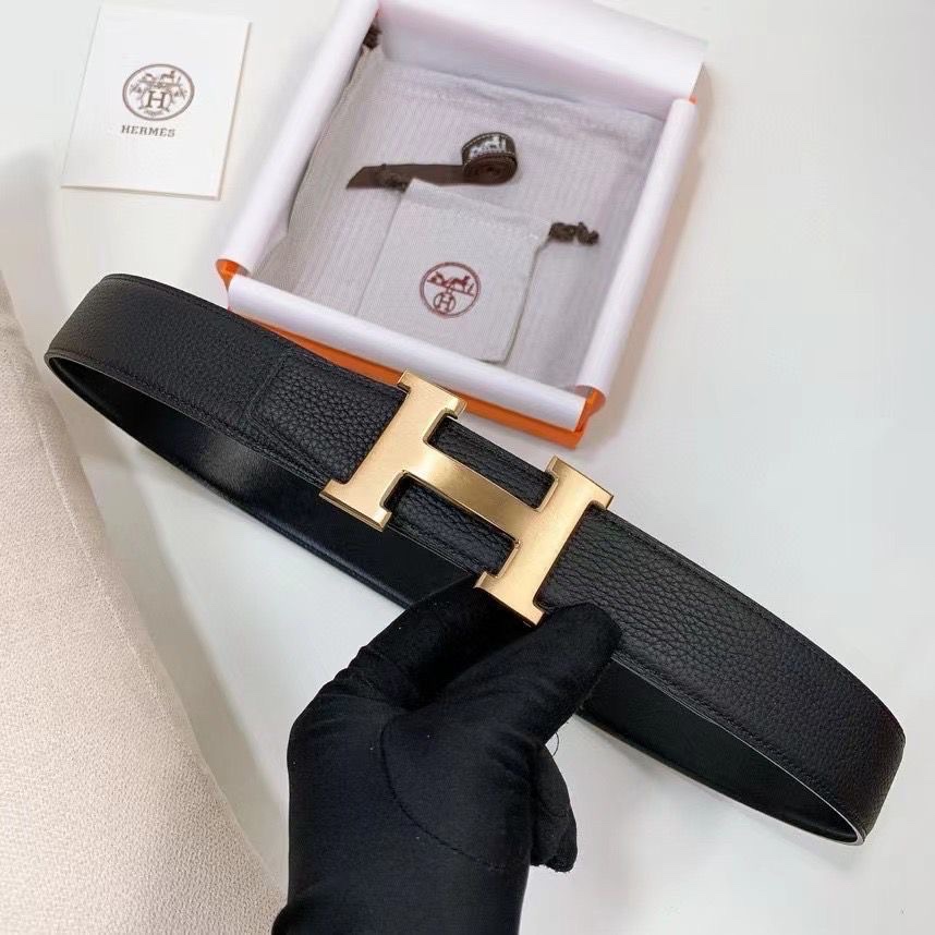 Hermès H Belt Features Black Pebbled Leather