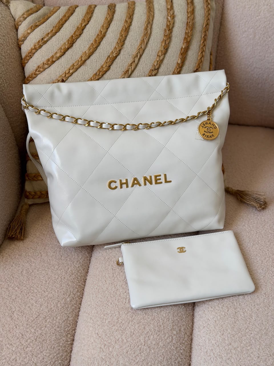 Chanel 22 Mini Handbag 32 Cm - Image 6