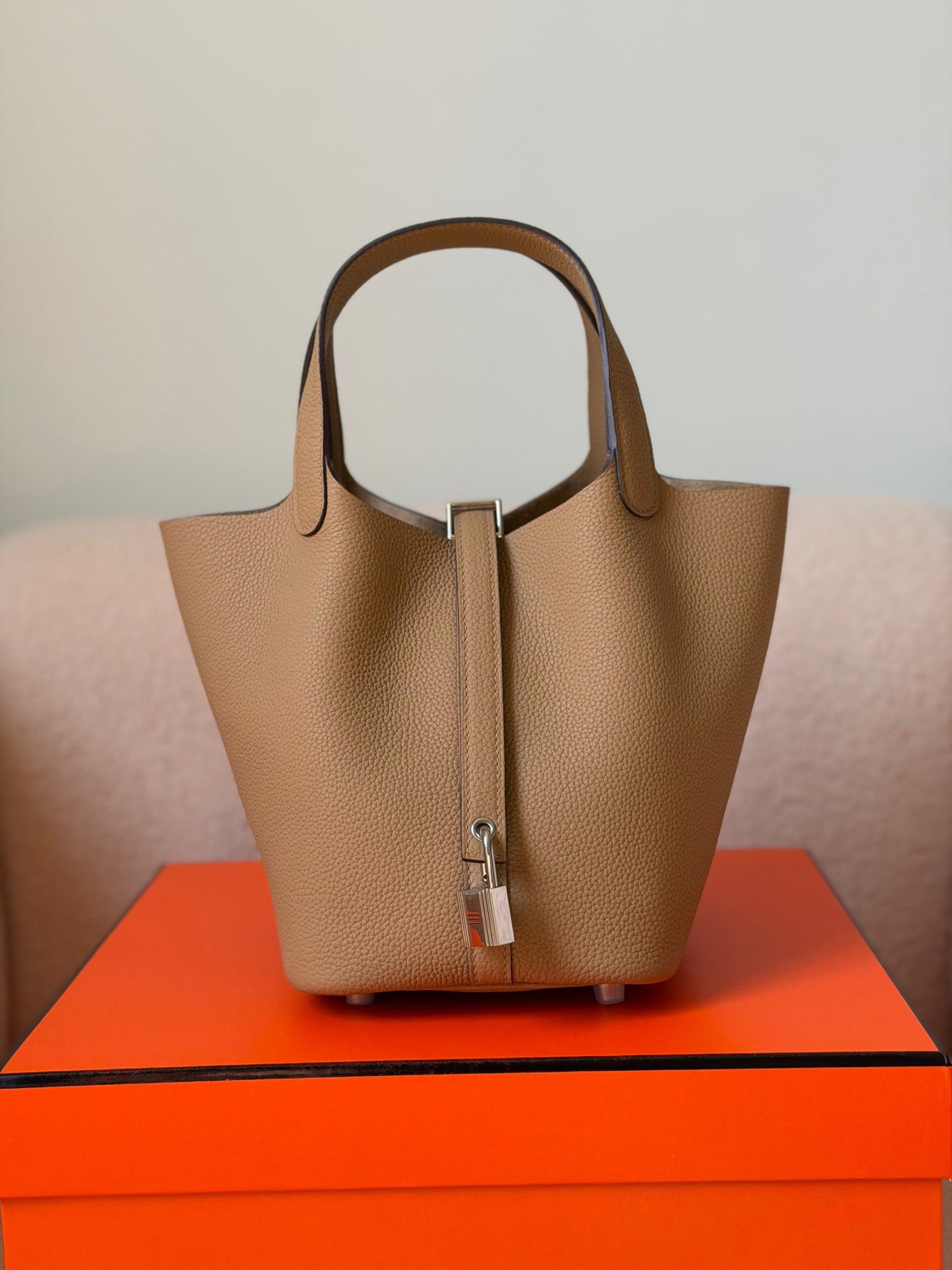 Hermès Picotin Lock 18 Bag - Image 11