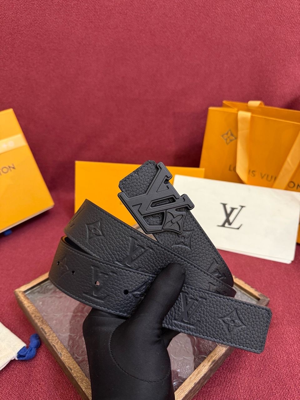 Louis Vuitton LV Initiales Belt Features Embossed Taurillon Leather - Image 3