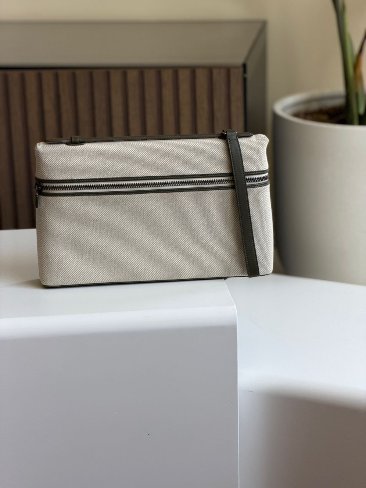 Loro Piana Extra Pouch L29 - Image 7