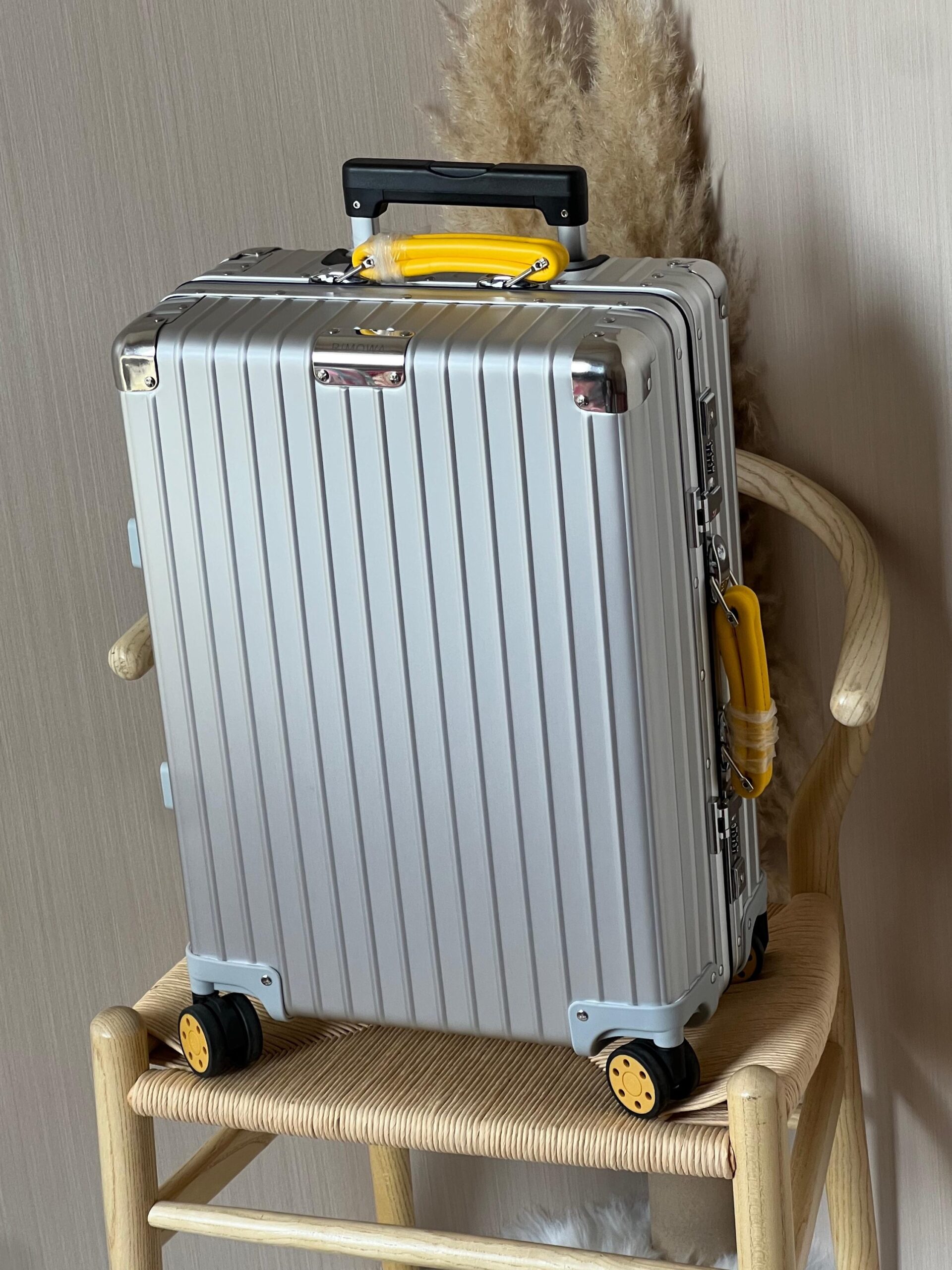RIMOWA Classic Cabin Suitcase - Image 4