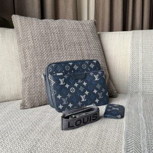 Louis Vuitton Trio Messenger Bag