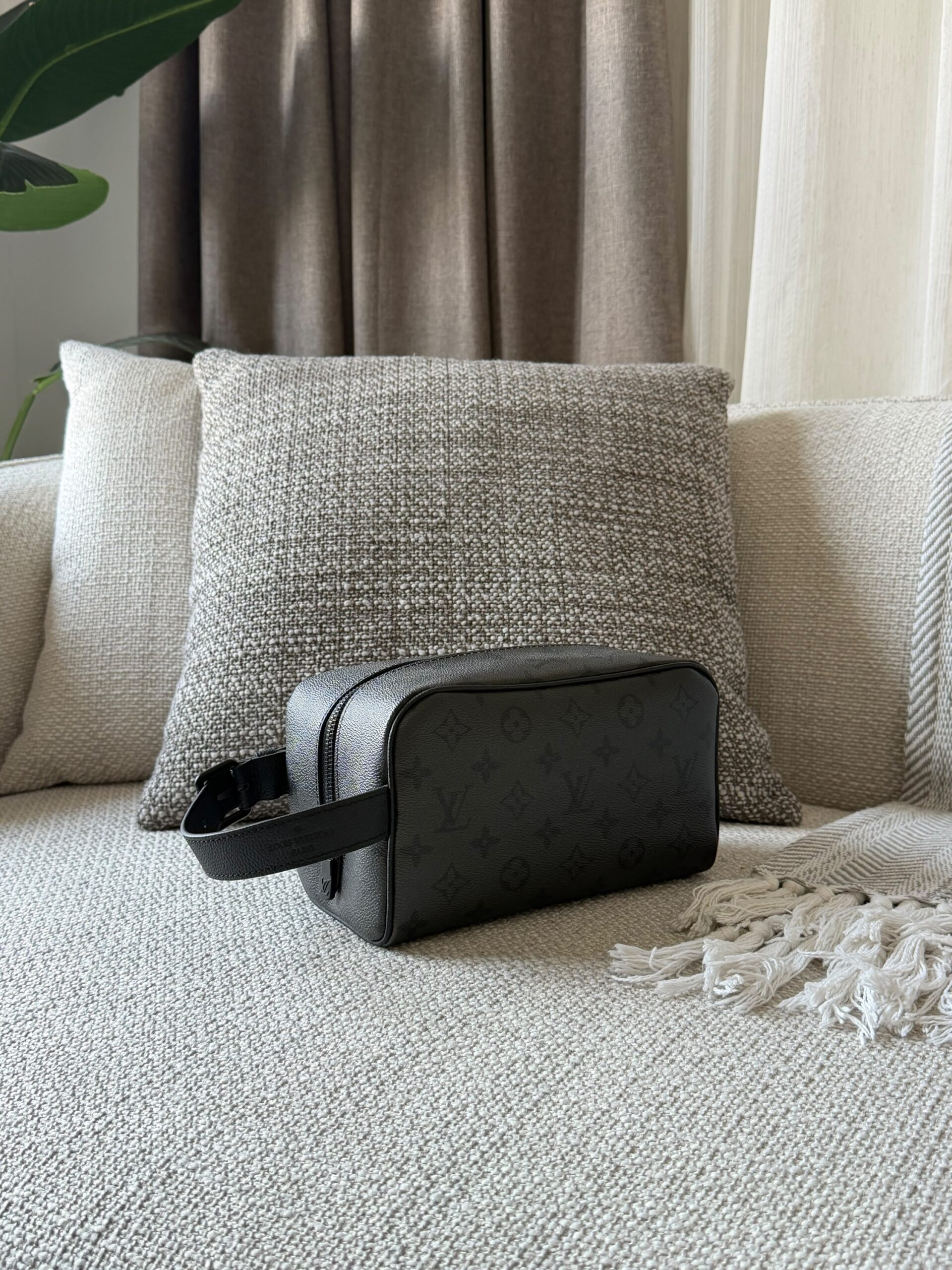 Louis Vuitton Locker Dopp Kit - Image 3