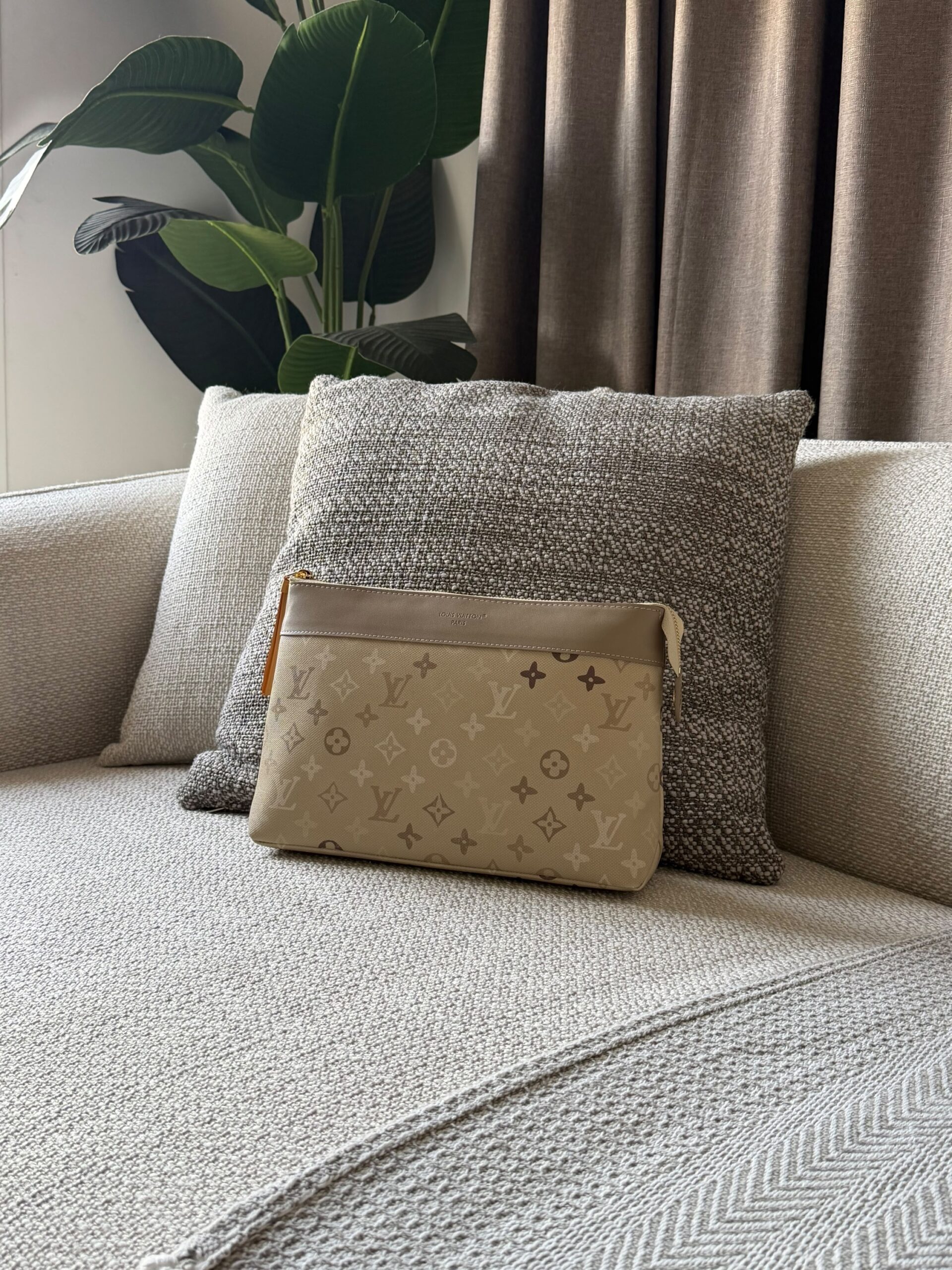 Louis Vuitton Pochette Voyage - Image 2