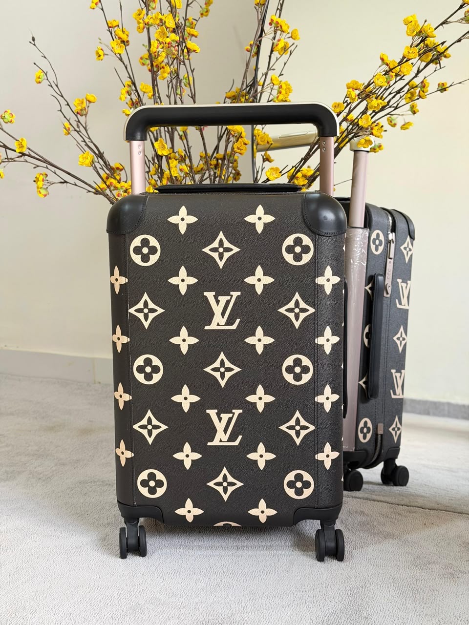 Louis Vuitton Horizon 55 Suitcase