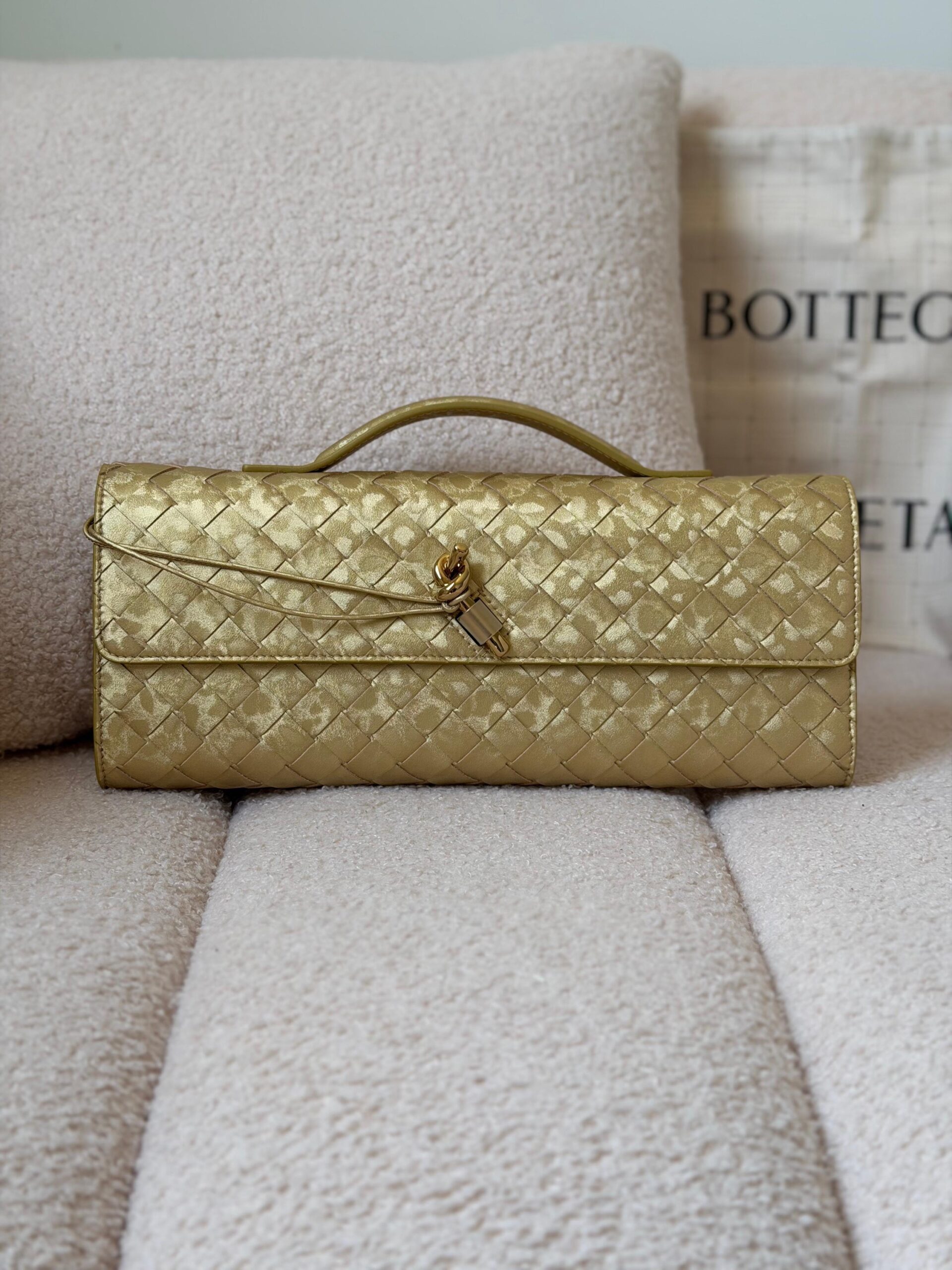 Bottega Veneta Andiamo Clutch 31 Cm - Image 10