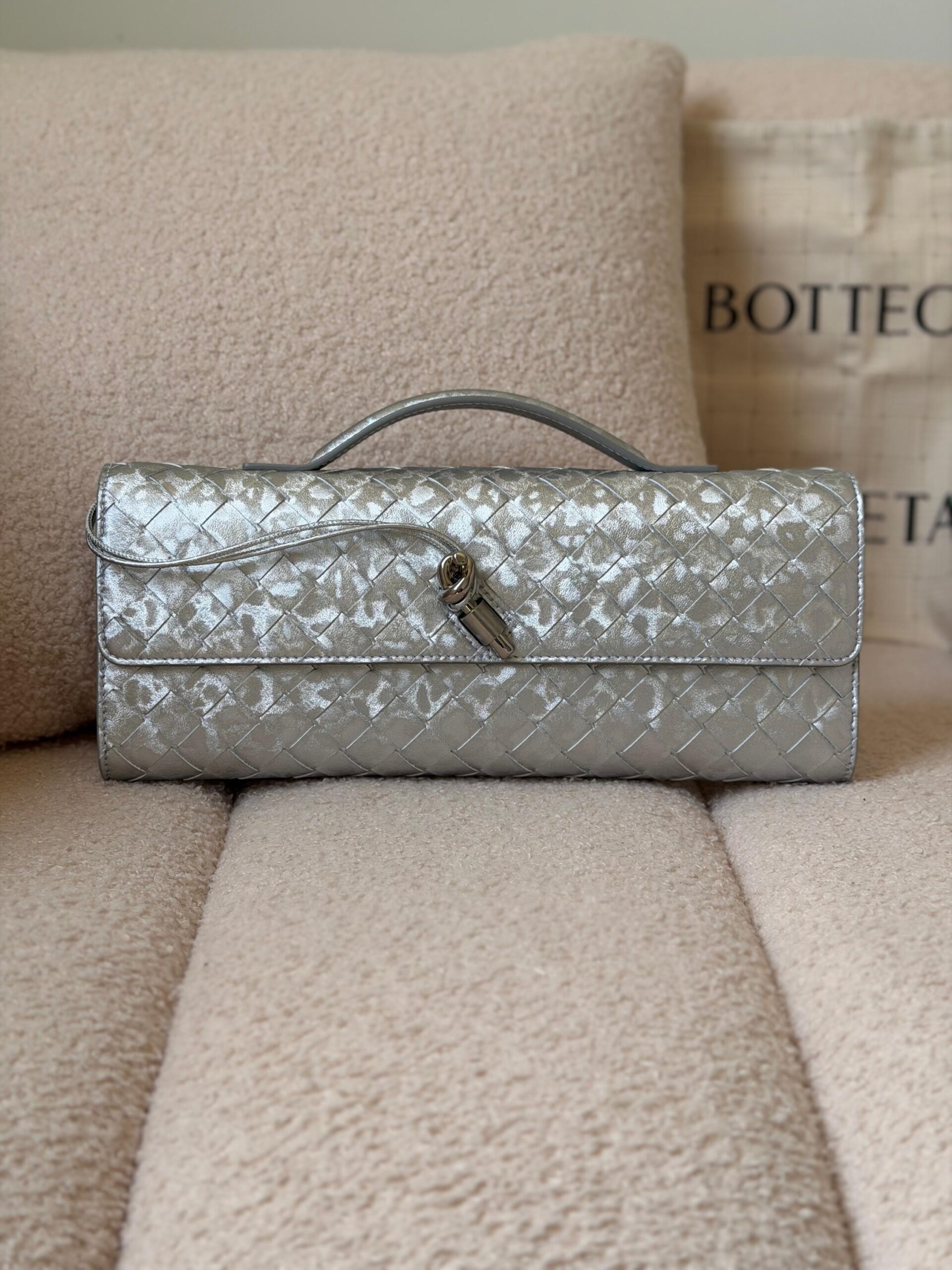 Bottega Veneta Andiamo Clutch 31 Cm - Image 9