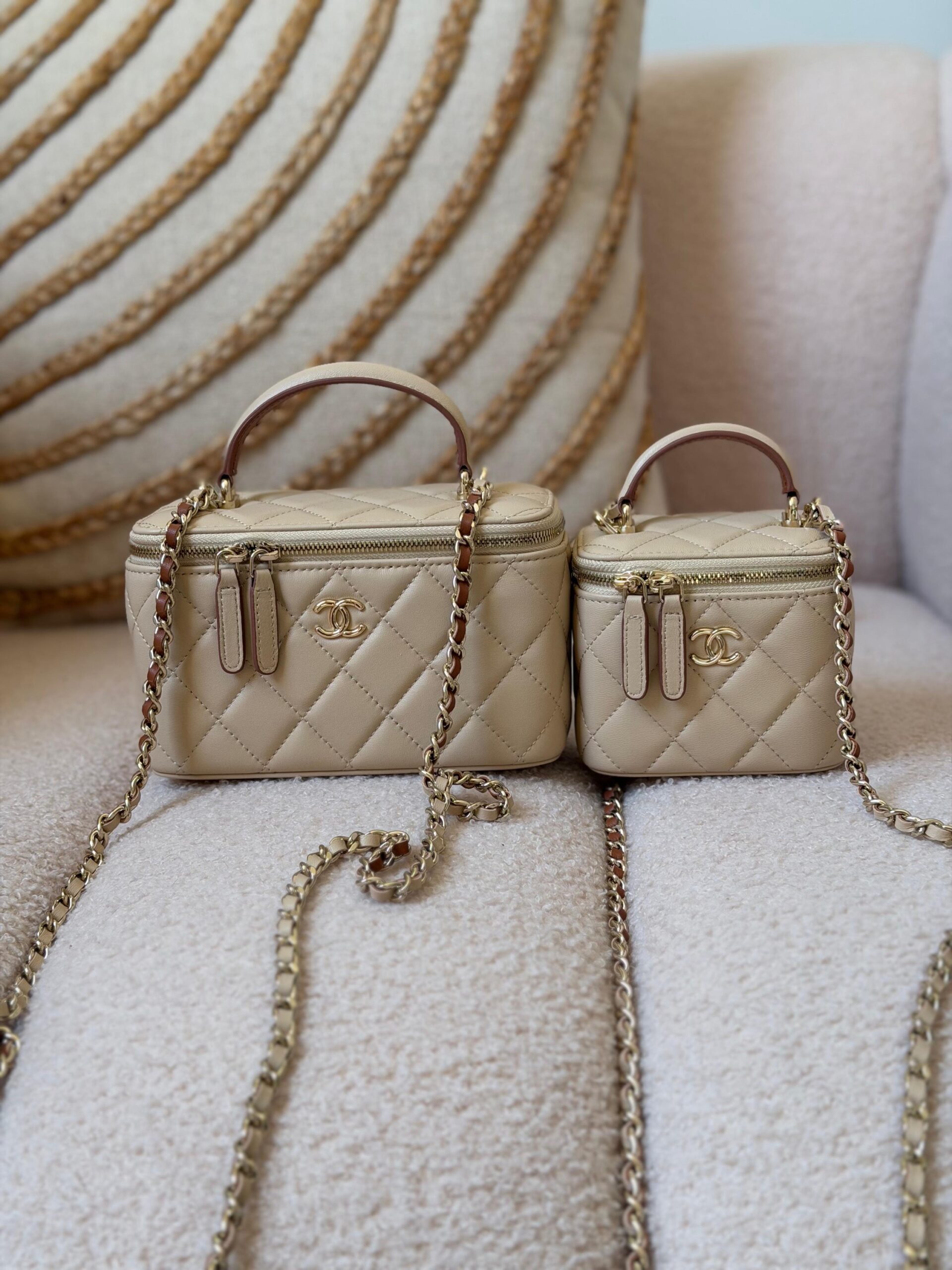 Chanel Lambskin Vanity Cases 10_16Cm - Image 2