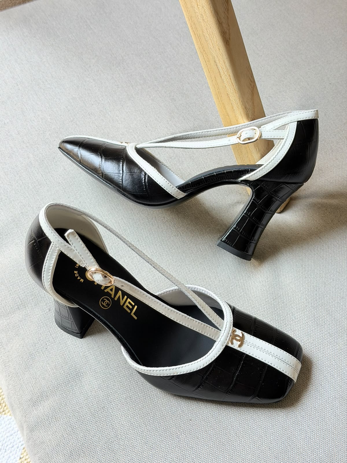 Jane Pumps Featuring A Square Toe And T-Strap - Image 7