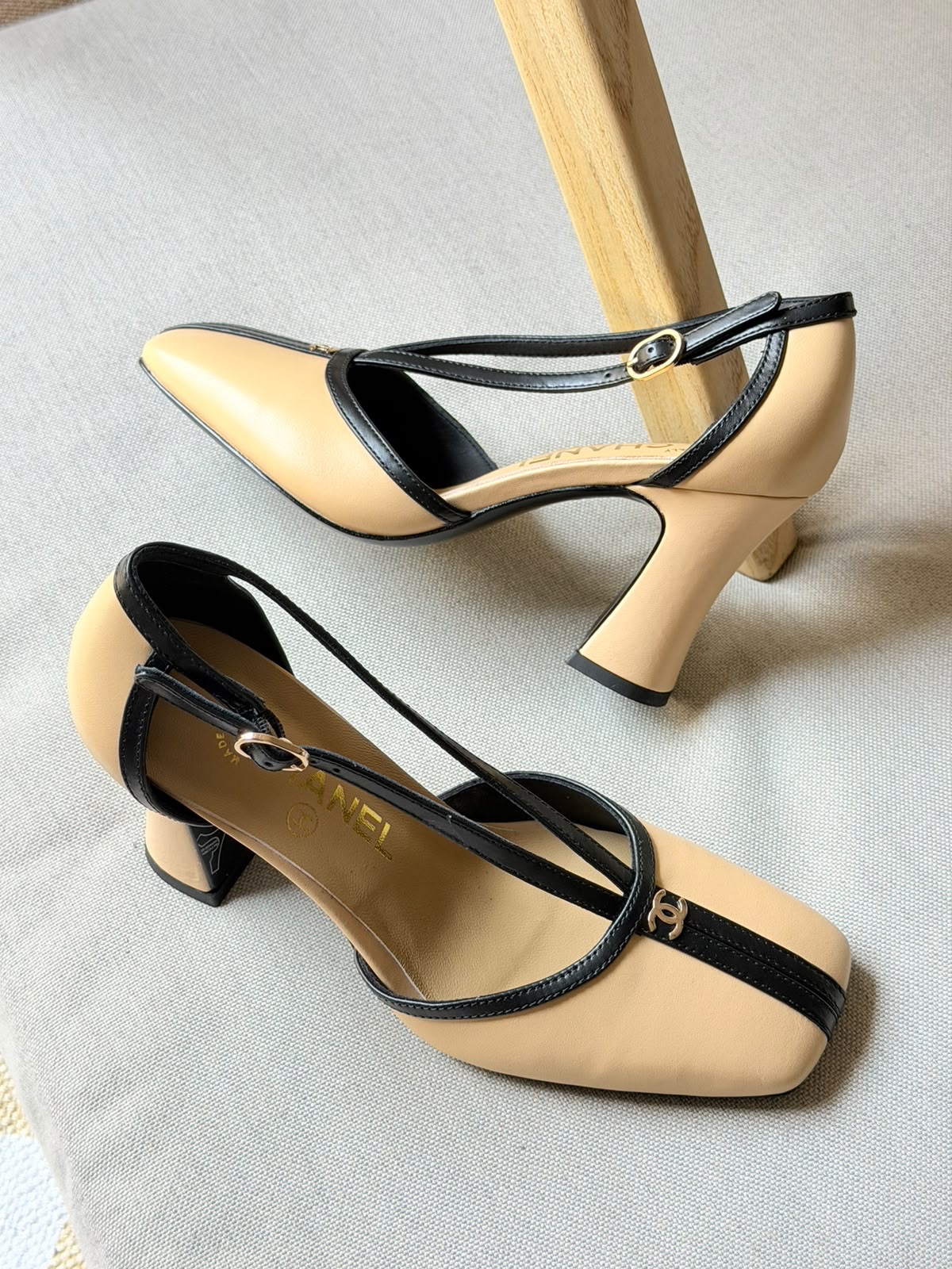 Jane Pumps Featuring A Square Toe And T-Strap - Image 3