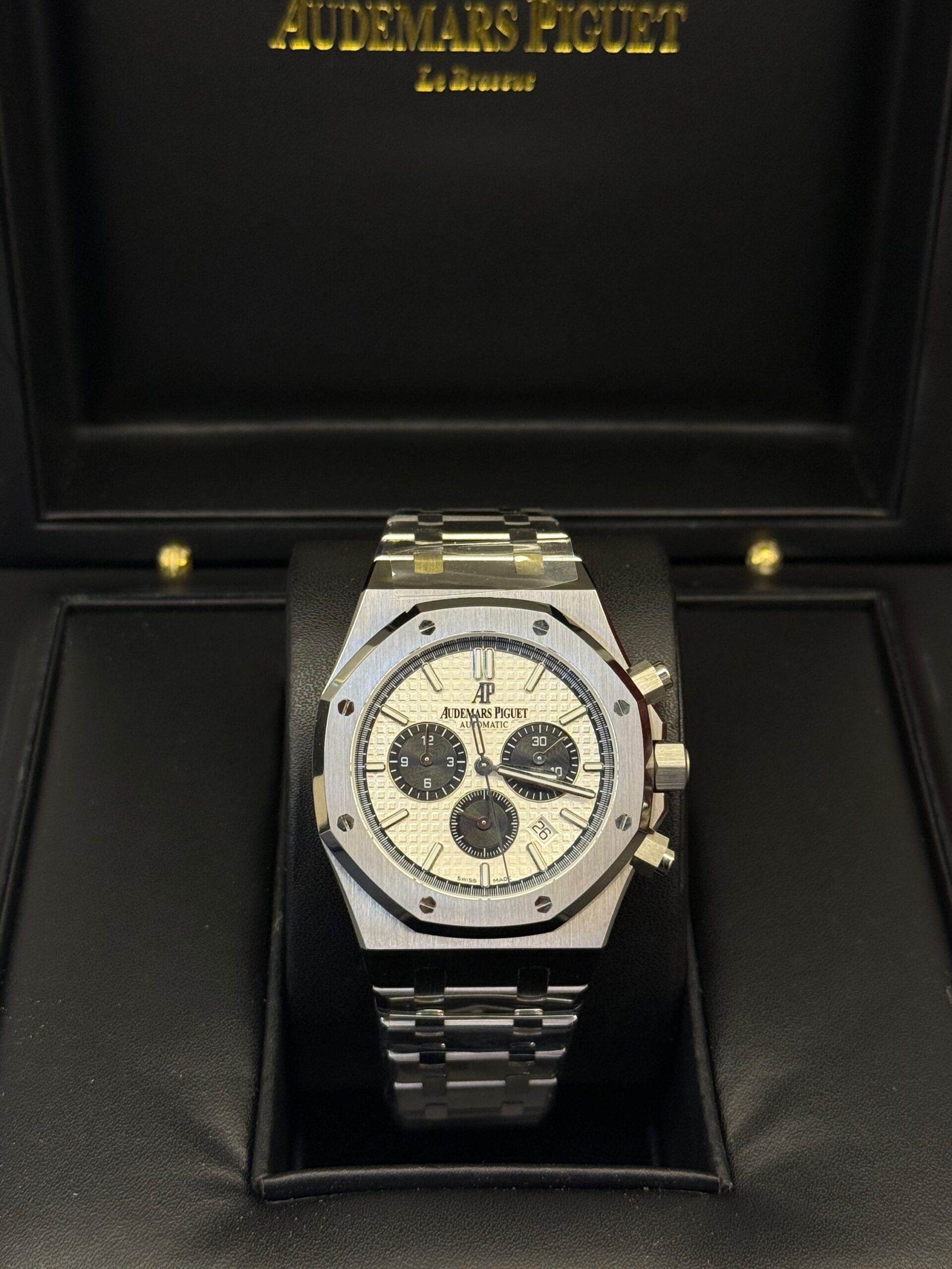 Audemars Piguet Royal Oak Chronograph 26331ST Is Characterized - Image 3
