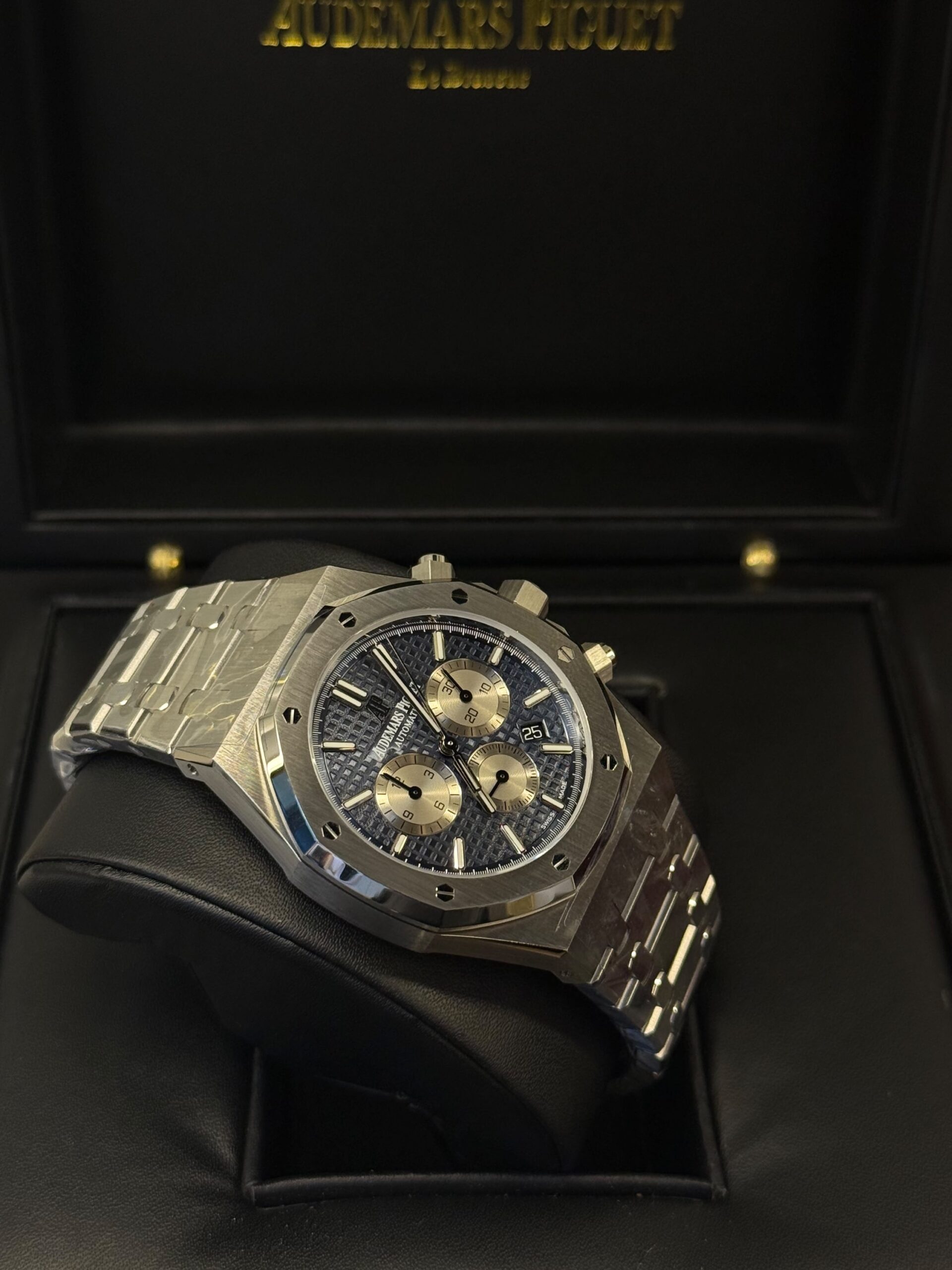 Audemars Piguet Royal Oak Chronograph - Image 2