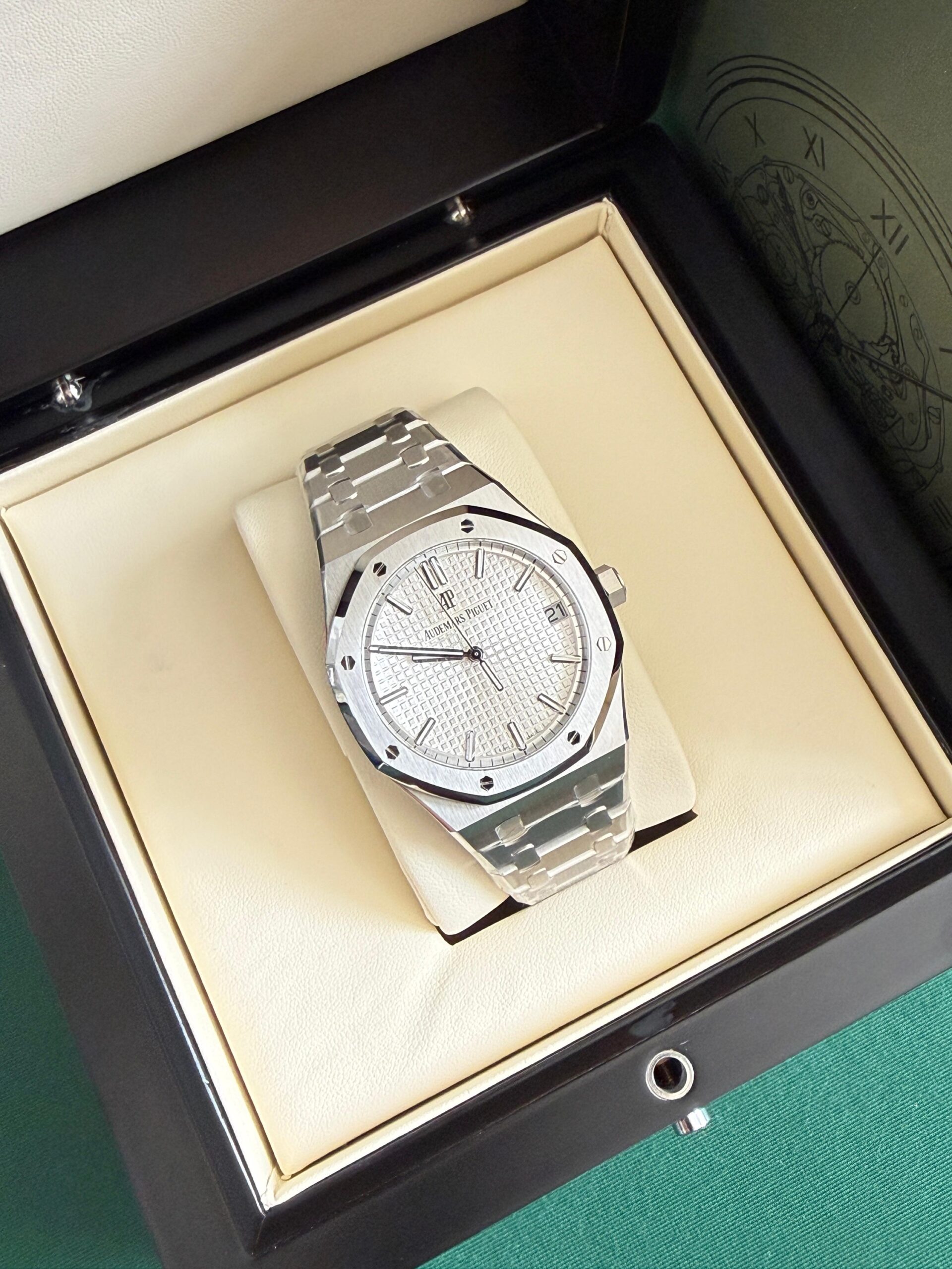 Audemars Piguet Royal Oak - Image 2