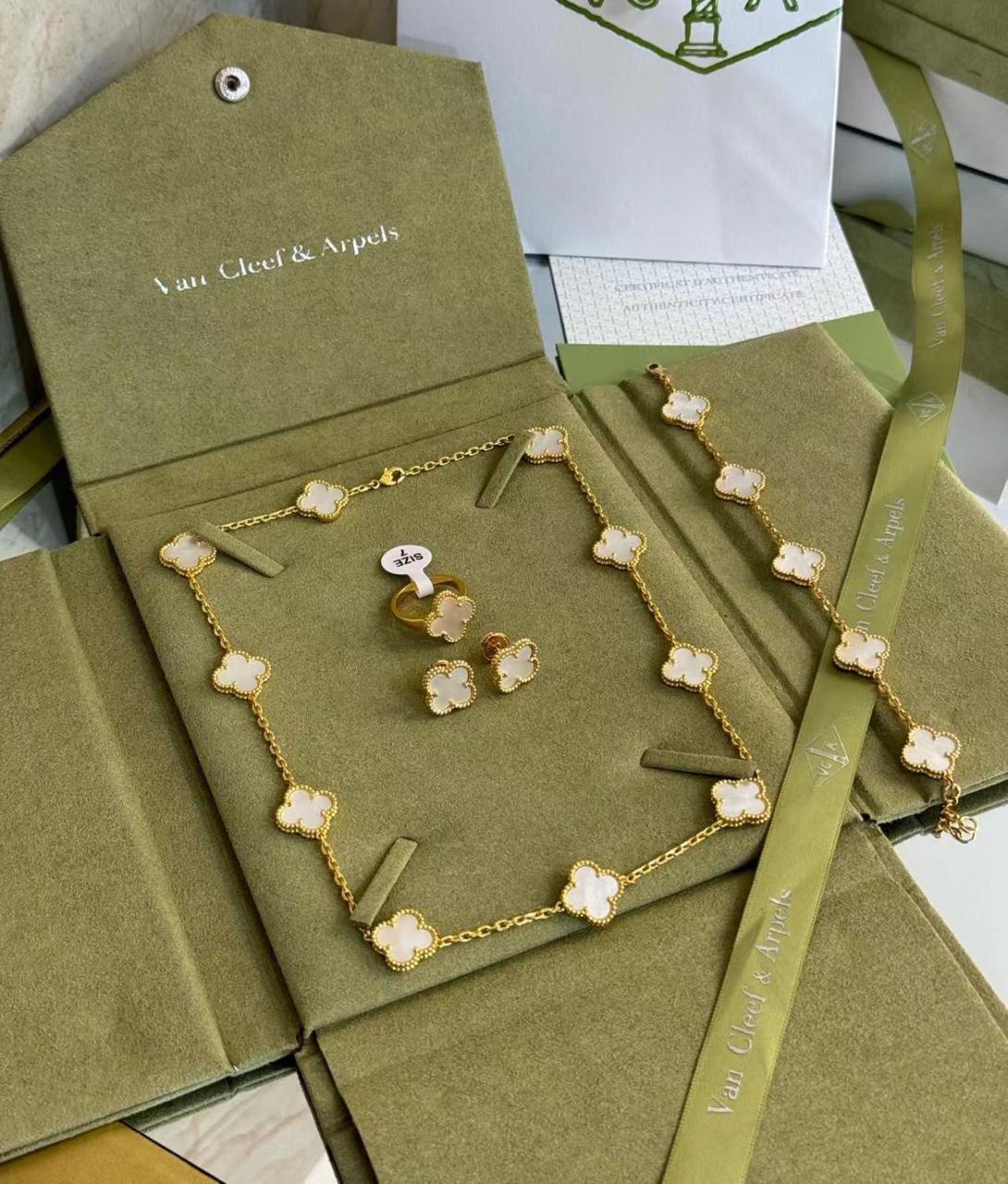 Van Cleef & Arpels Vintage Alhambra Collection - Image 5