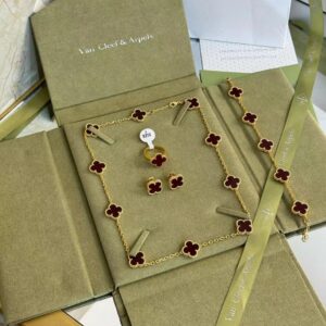 Van Cleef & Arpels Vintage Alhambra Collection