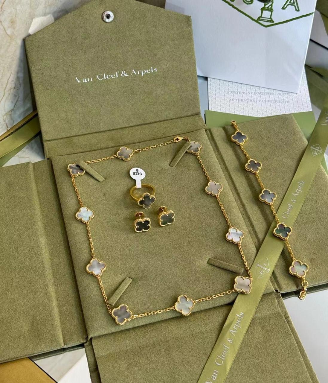 Van Cleef & Arpels Vintage Alhambra Collection - Image 6