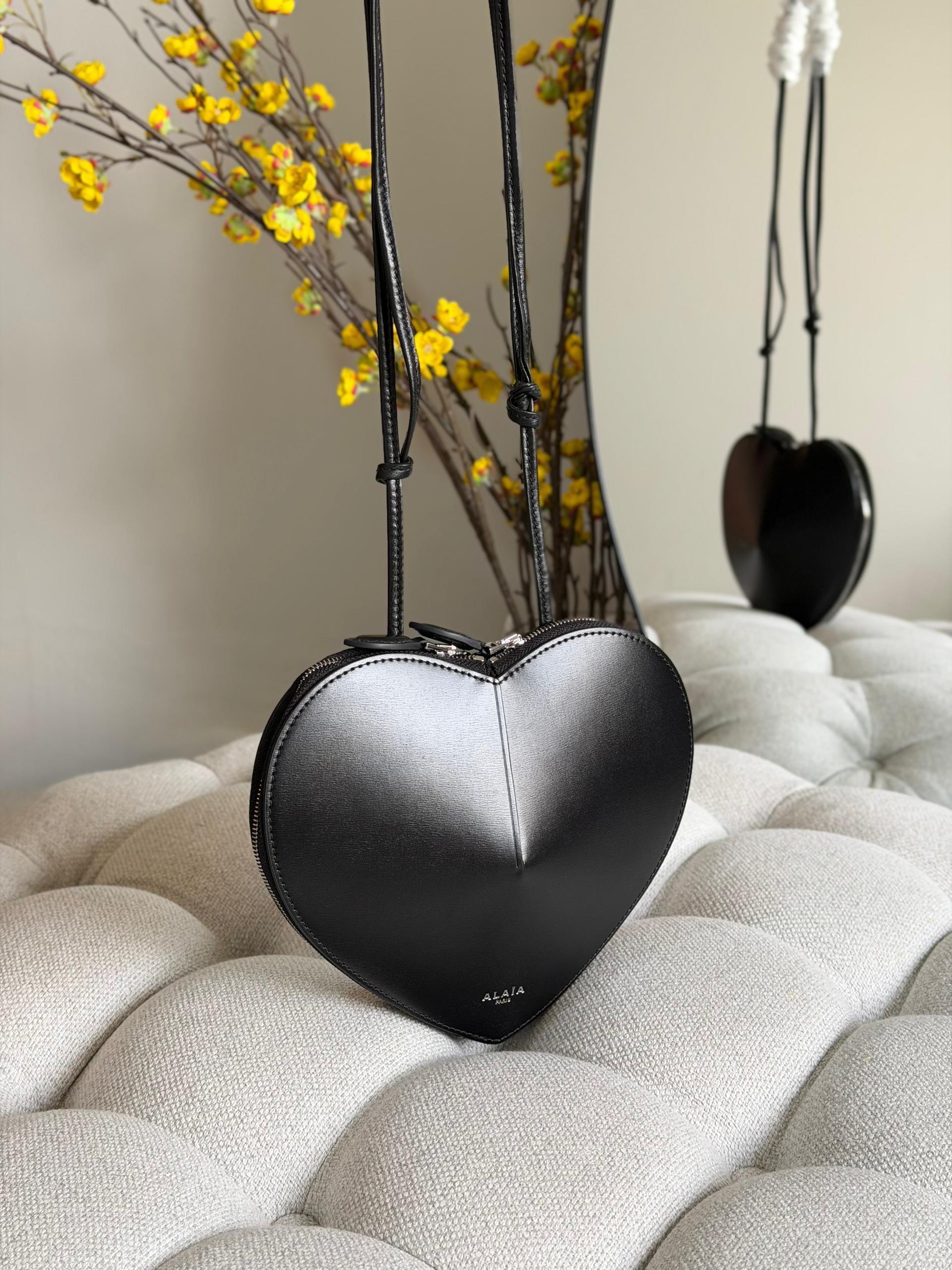 Alaïa Le Cœur Bag - Image 5