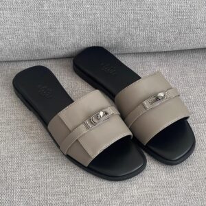 Hermès Giulia Sandals Palladium-Plated Kelly Buckle