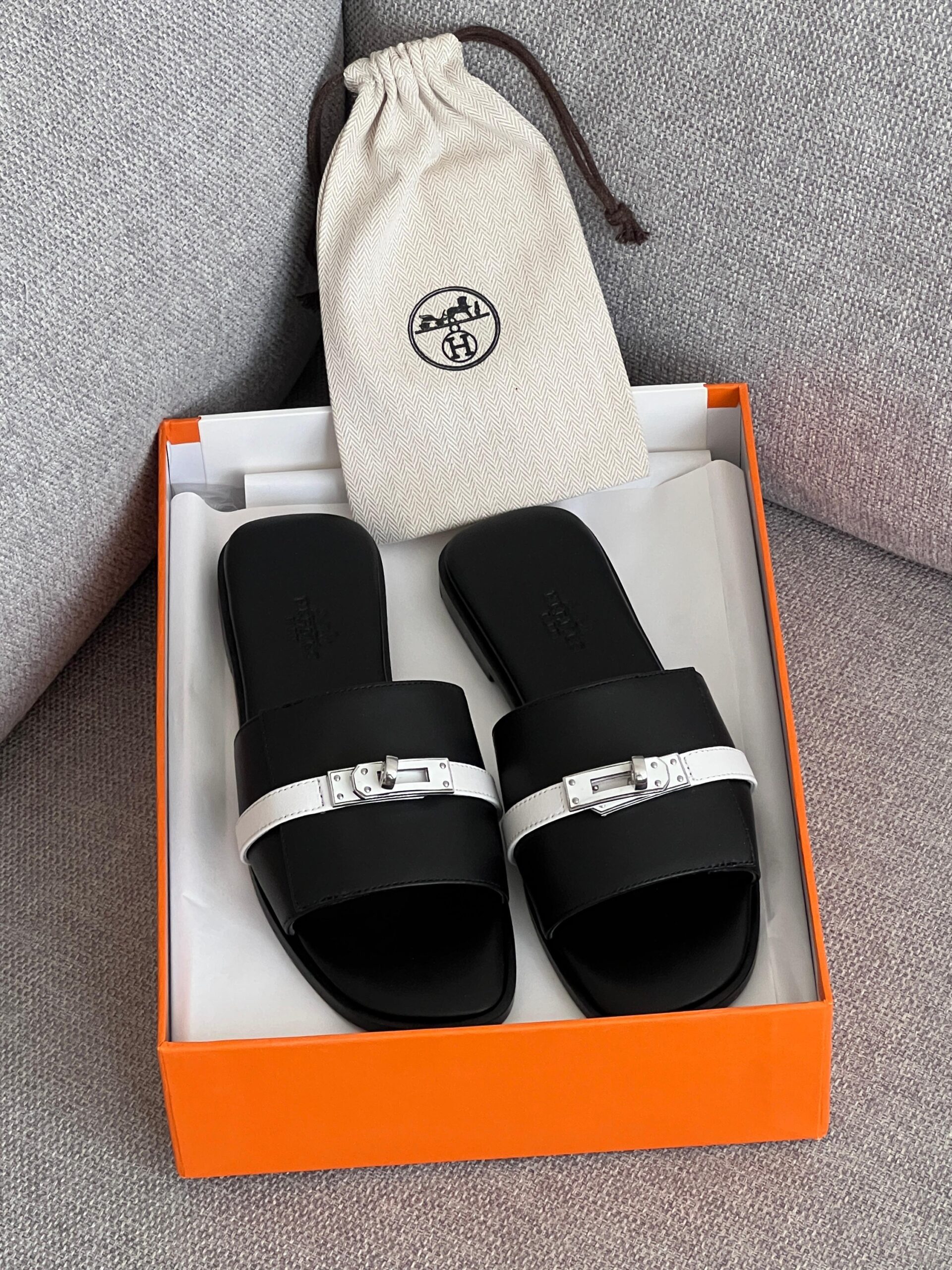 Hermès Giulia Sandals Palladium-Plated Kelly Buckles