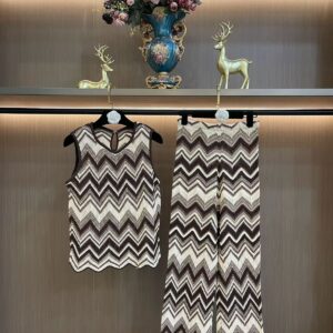 Chevron-Patterned Crochet Tank Top