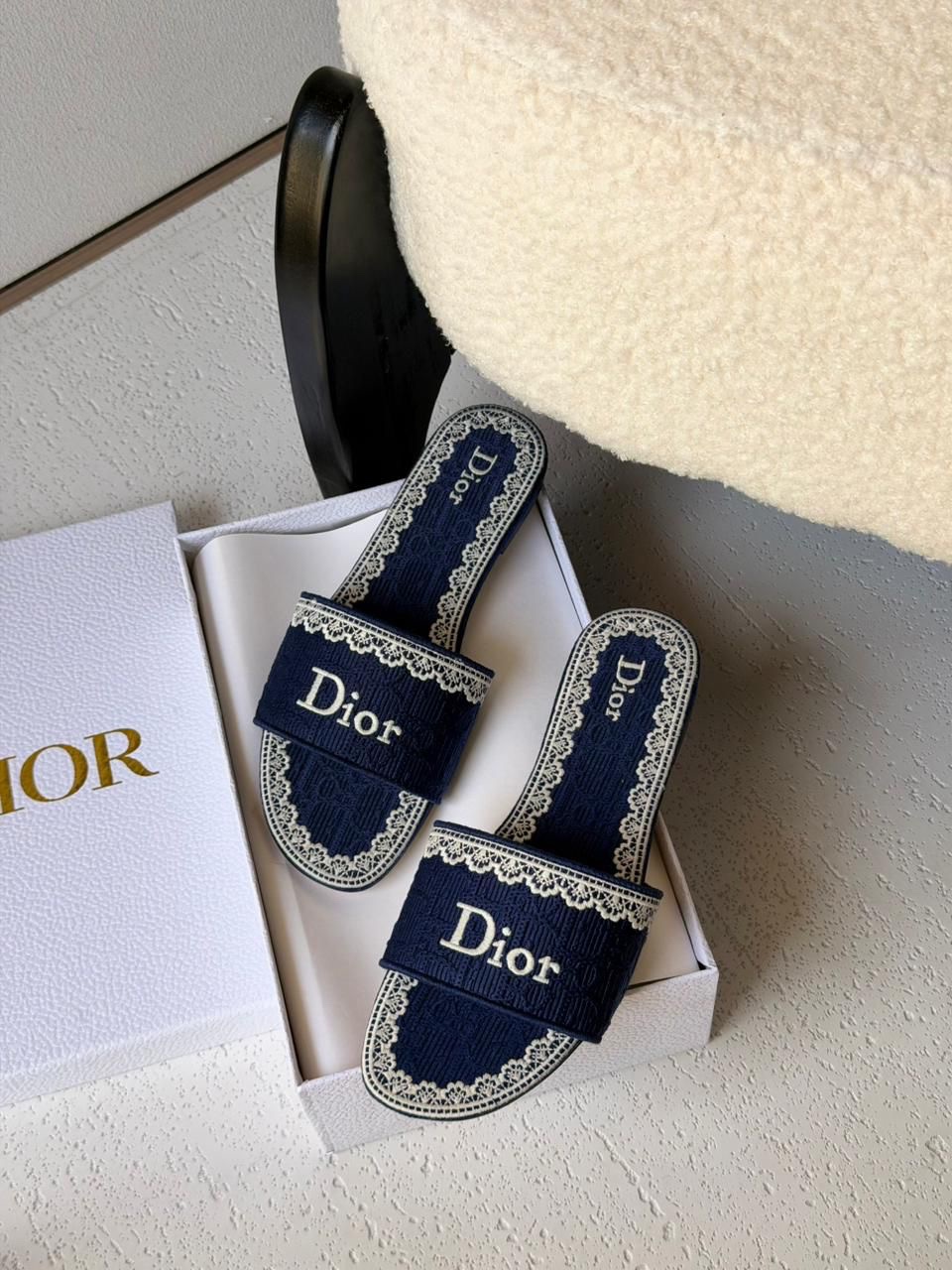 Dior Dentelle Slides Oblique Embroidery And Delicate White Lace Detailing - Image 4