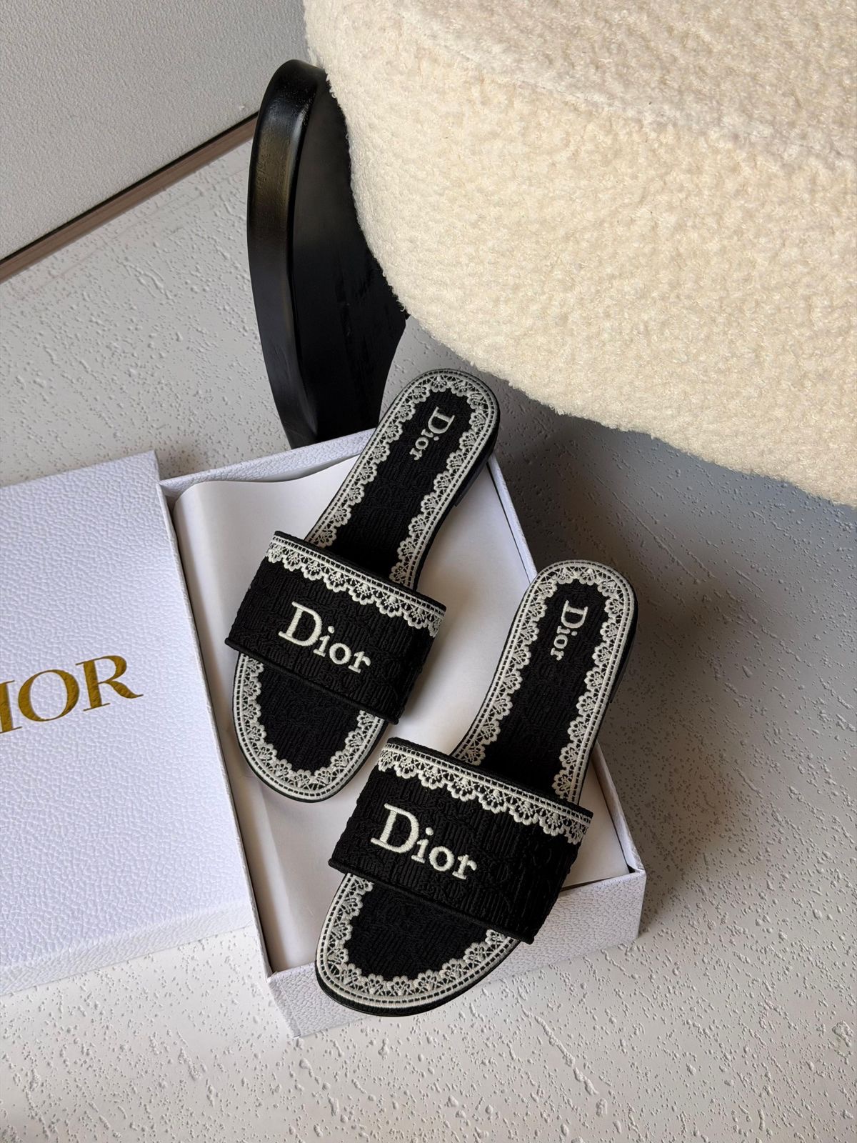 Dior Dentelle Slides Oblique Embroidery And Delicate White Lace Detailing - Image 6
