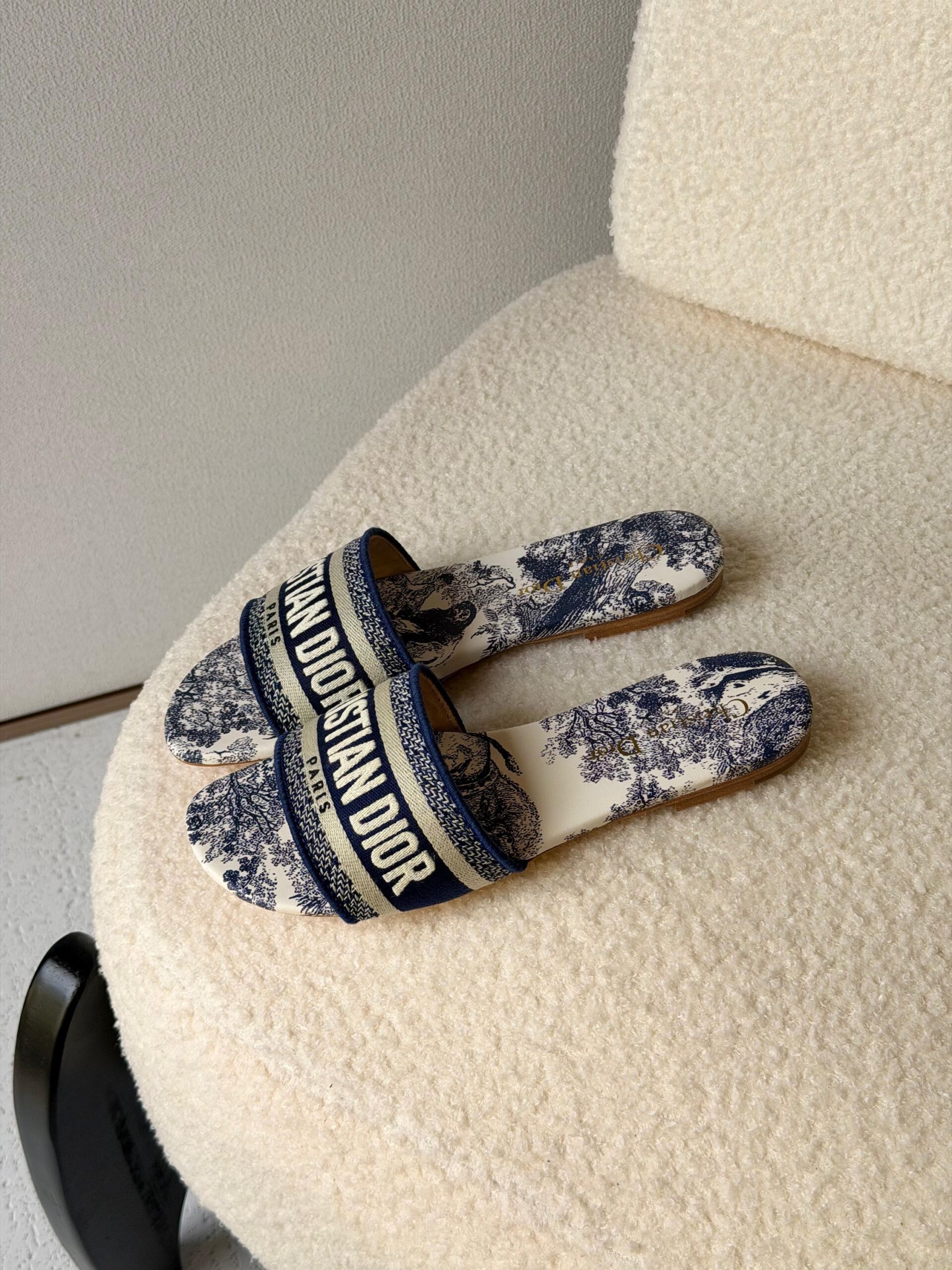 Dior Dway Slides Embroidered Millefiori Motif - Image 8