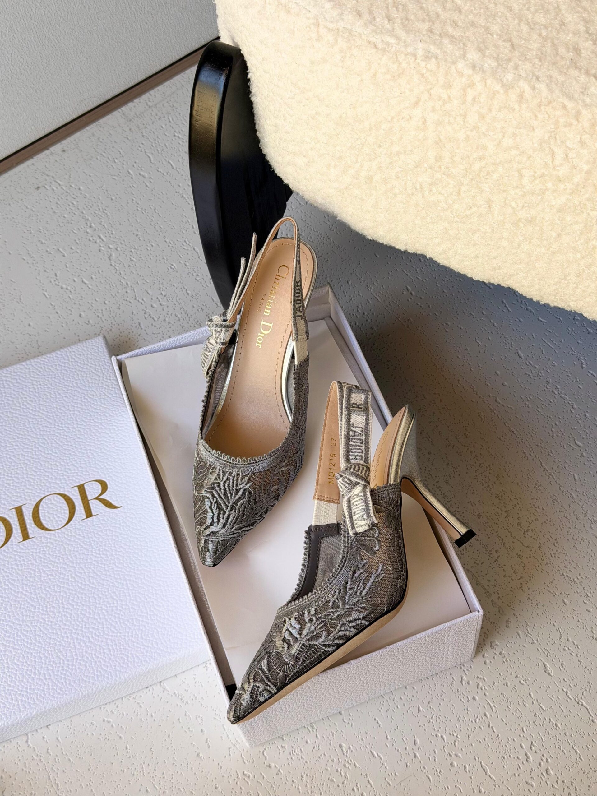 Christian Dior J'ADior Slingback Pumps White Lace Embroidery - Image 4