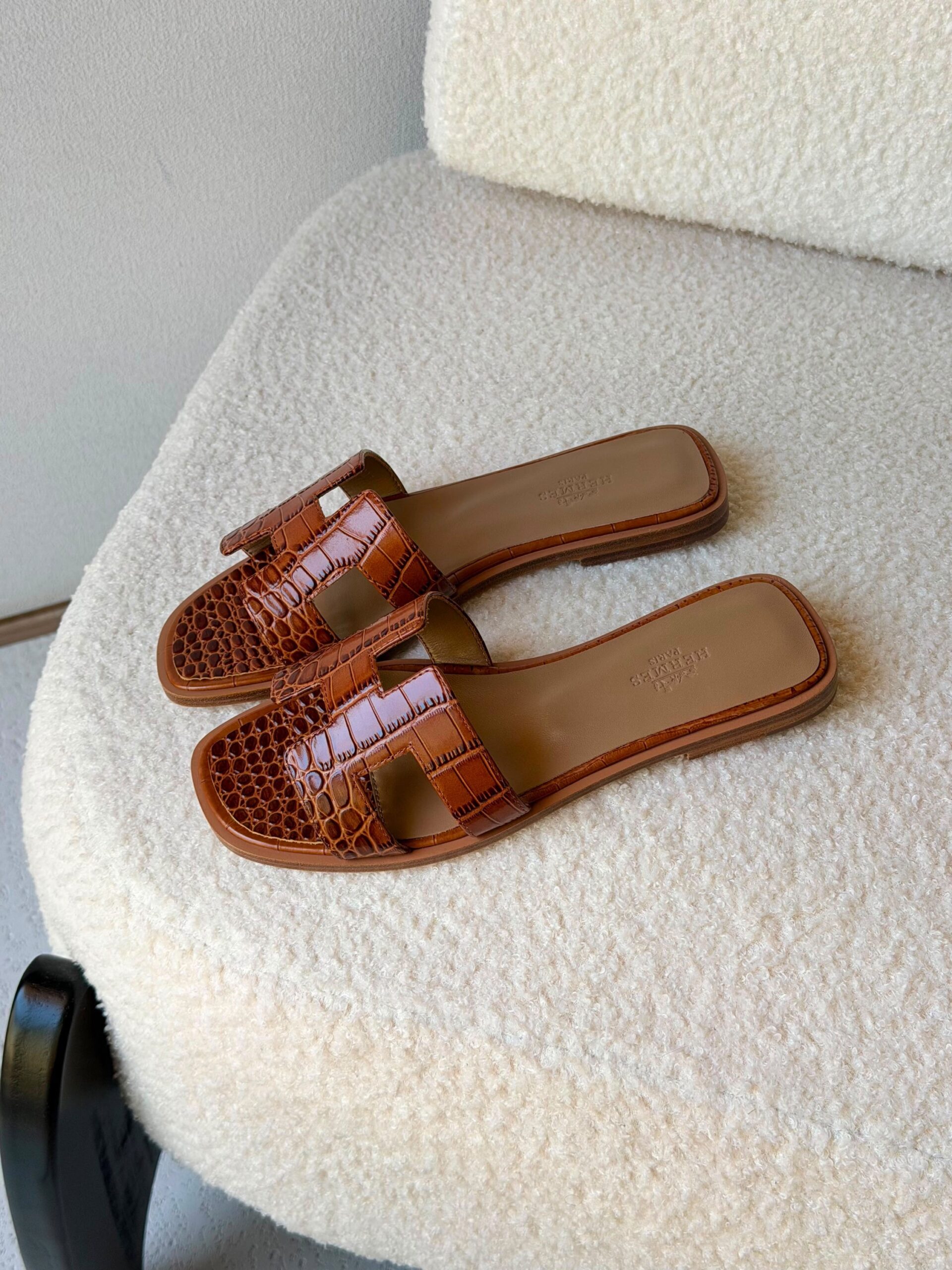 Hermès Oran Sandals Crocodile Leather - Image 2