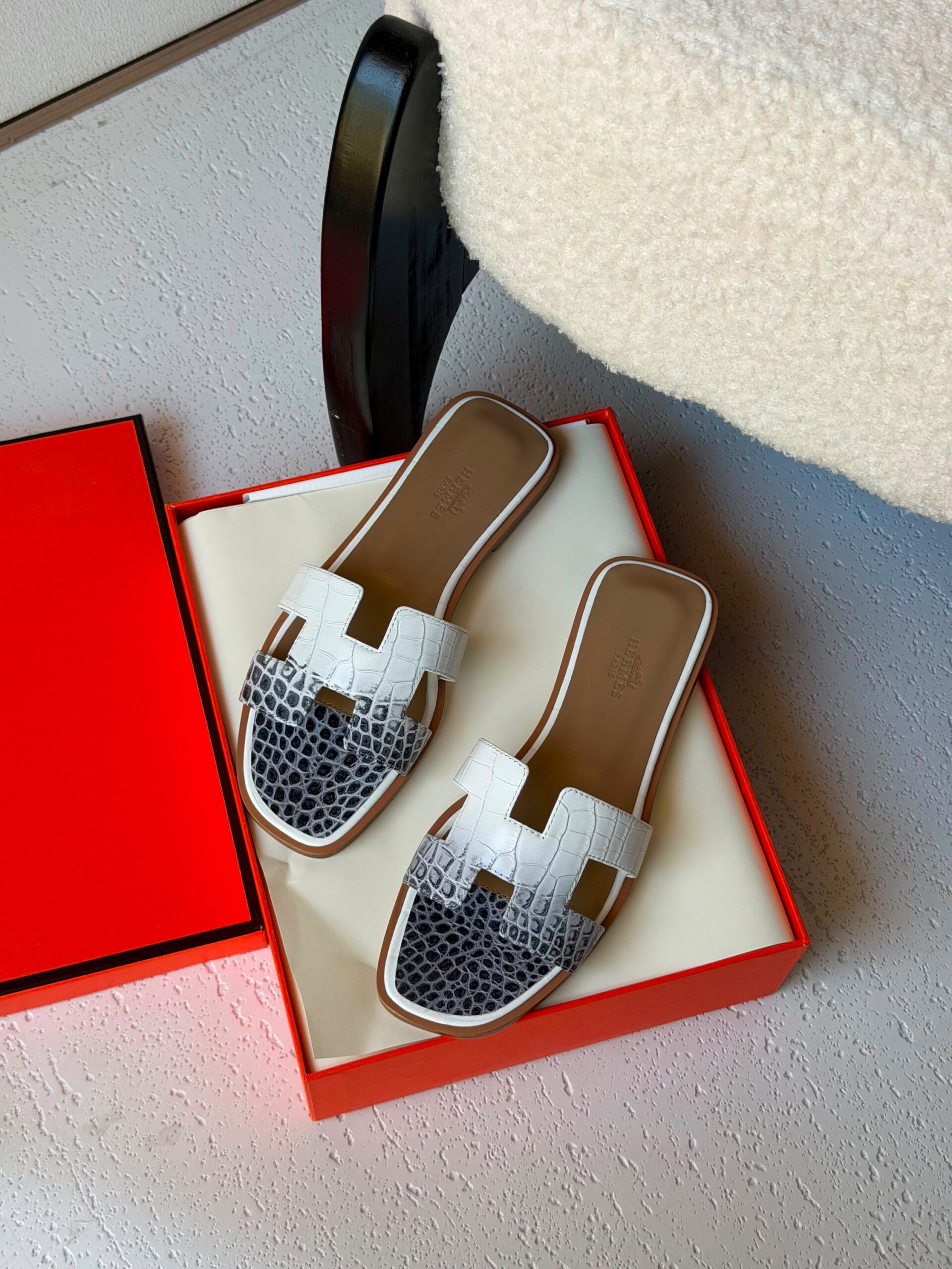 Hermès Oran Sandals Crocodile Leather - Image 6