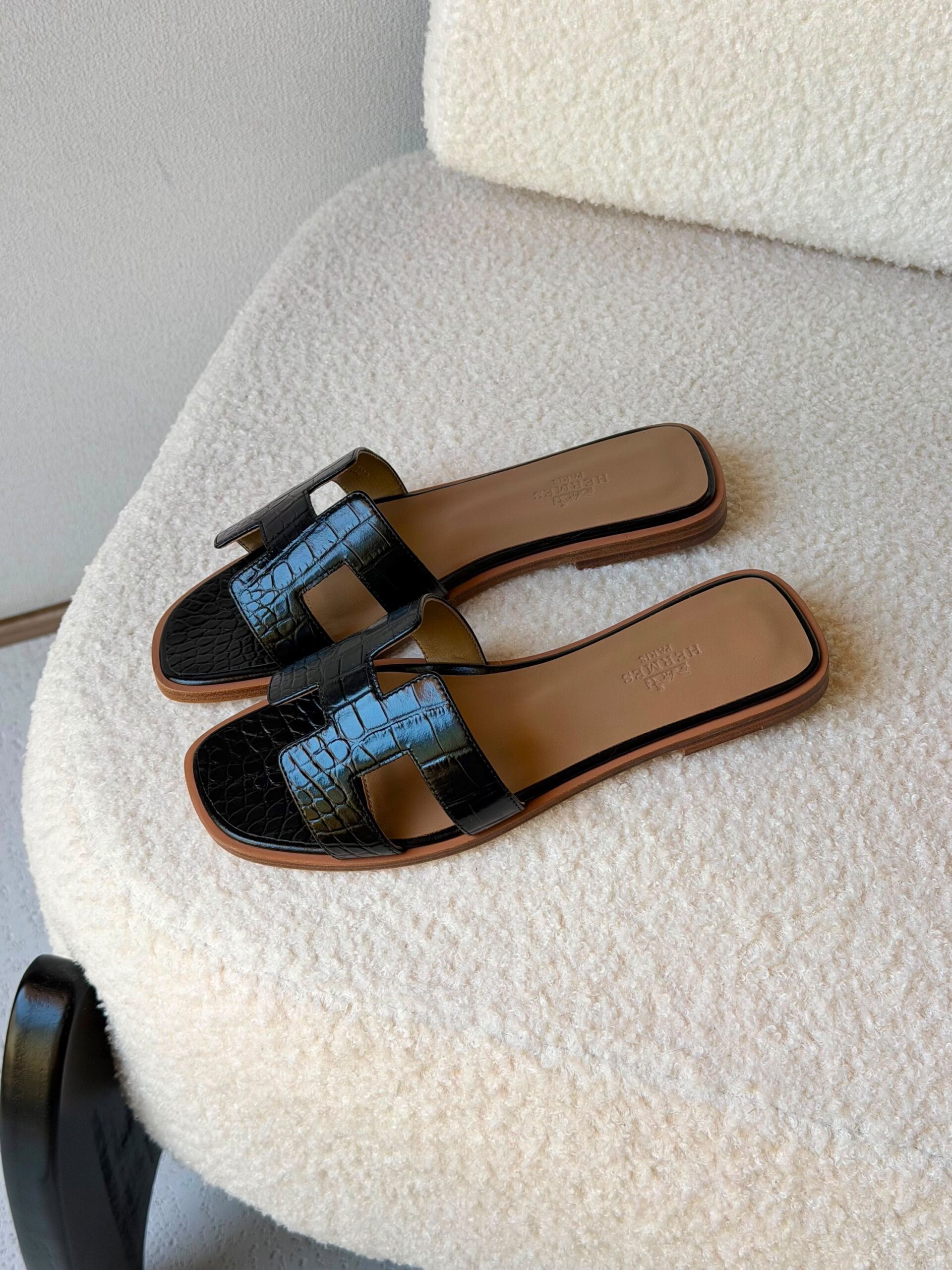 Hermès Oran Sandals Crocodile Leather - Image 4