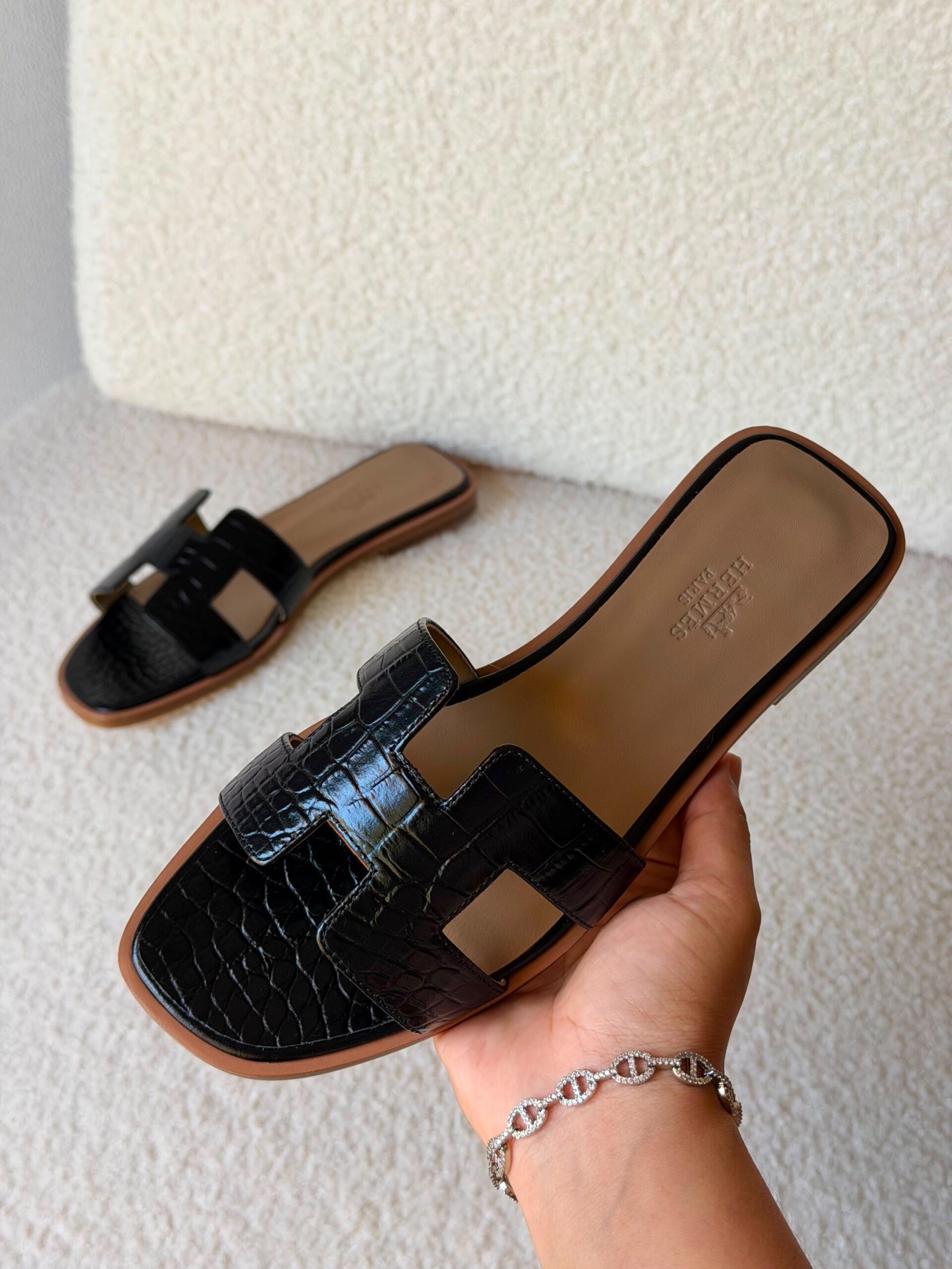Hermès Oran Sandals Crocodile Leather - Image 3