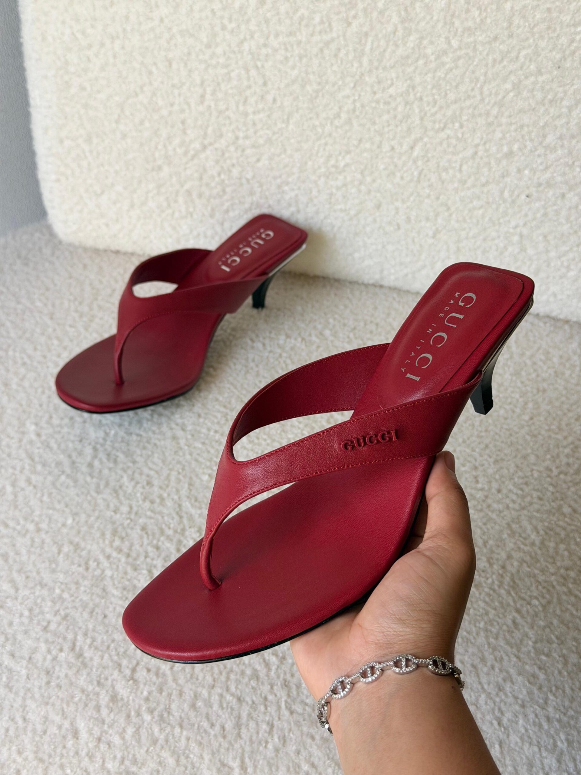 Gucci Vittoria Thong Sandals