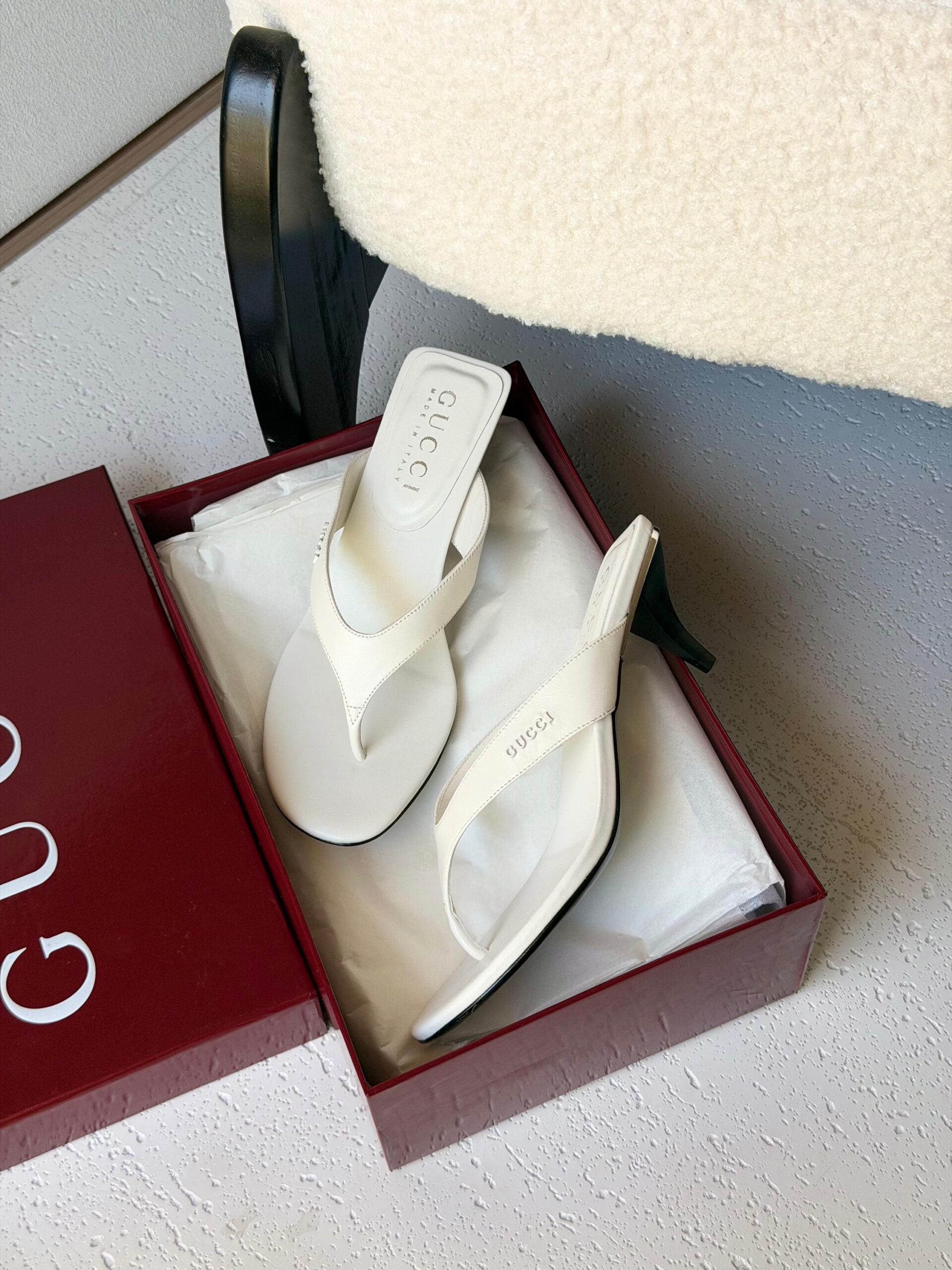 Gucci Vittoria Thong Sandals - Image 8