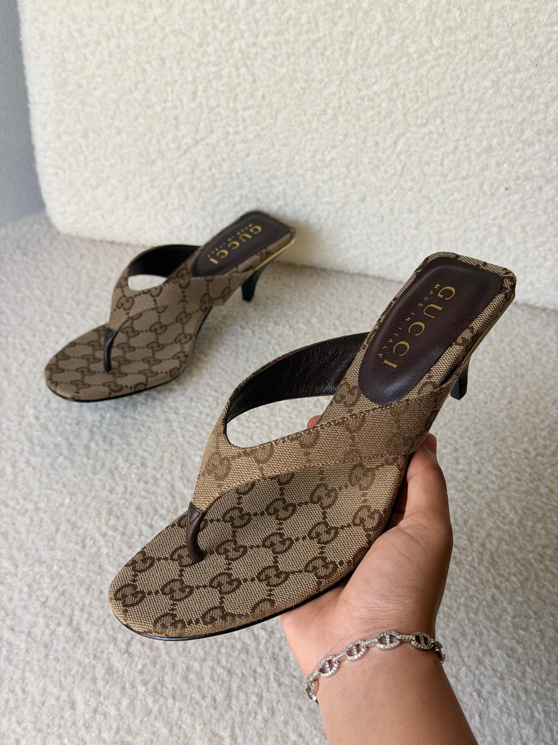 Gucci Vittoria Thong Sandals - Image 9
