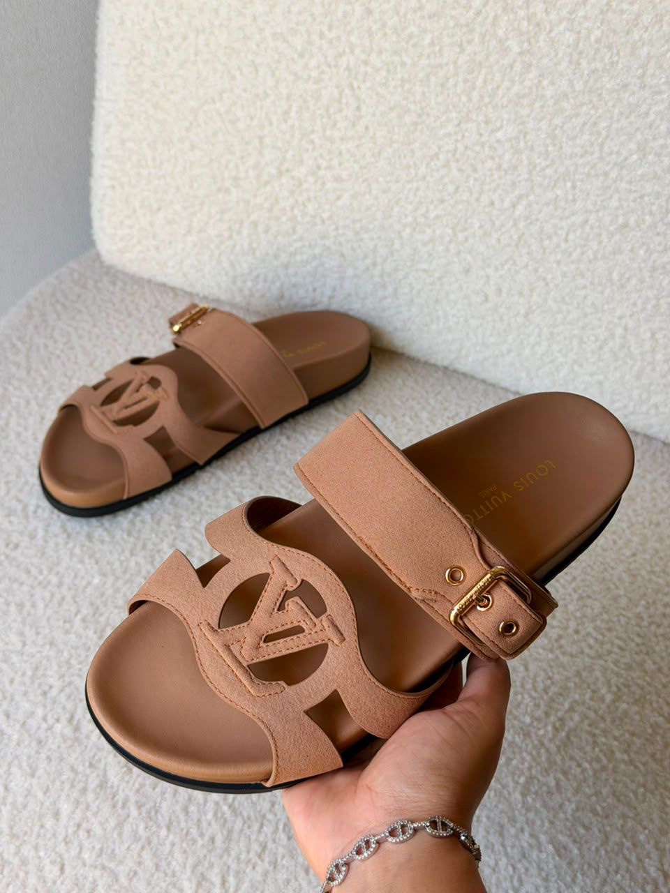 Louis Vuitton Lsola Comfort Mules - Image 3
