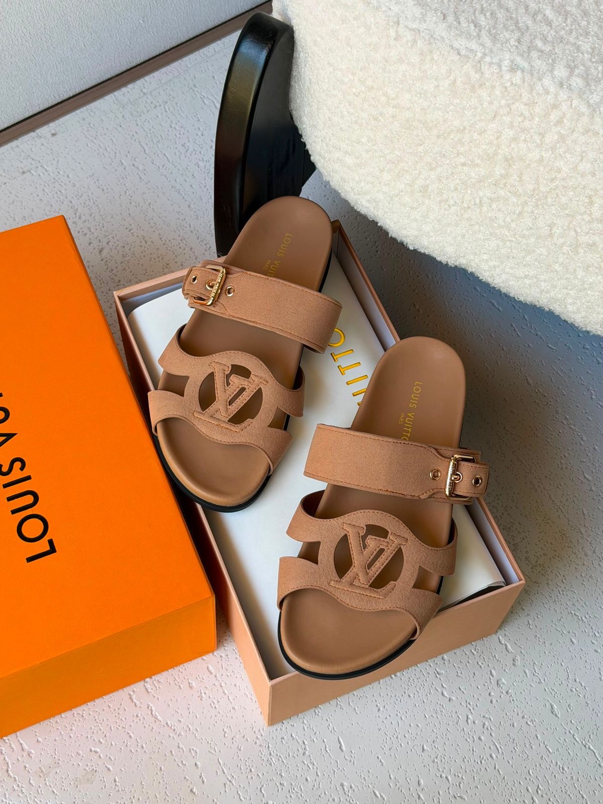 Louis Vuitton Lsola Comfort Mules - Image 4