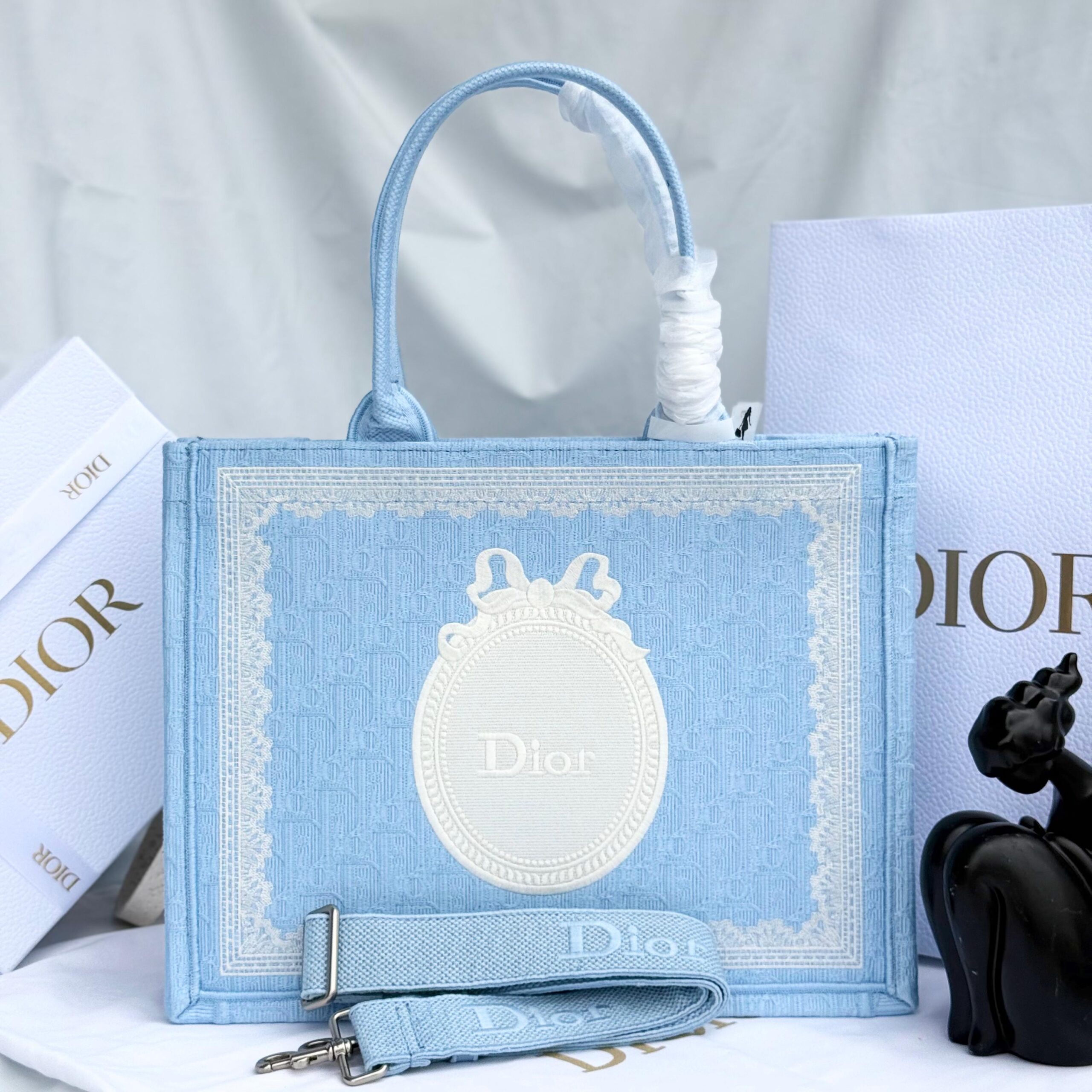 Christian Dior Book Tote Bag - Image 10